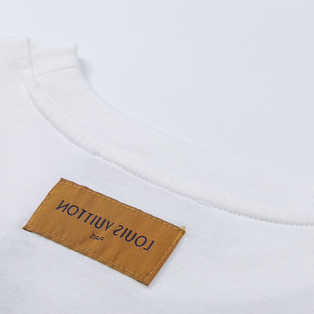 「#1422」Louis Vuitton Logo lettering T-shirt with 23SS neckline - Image 4