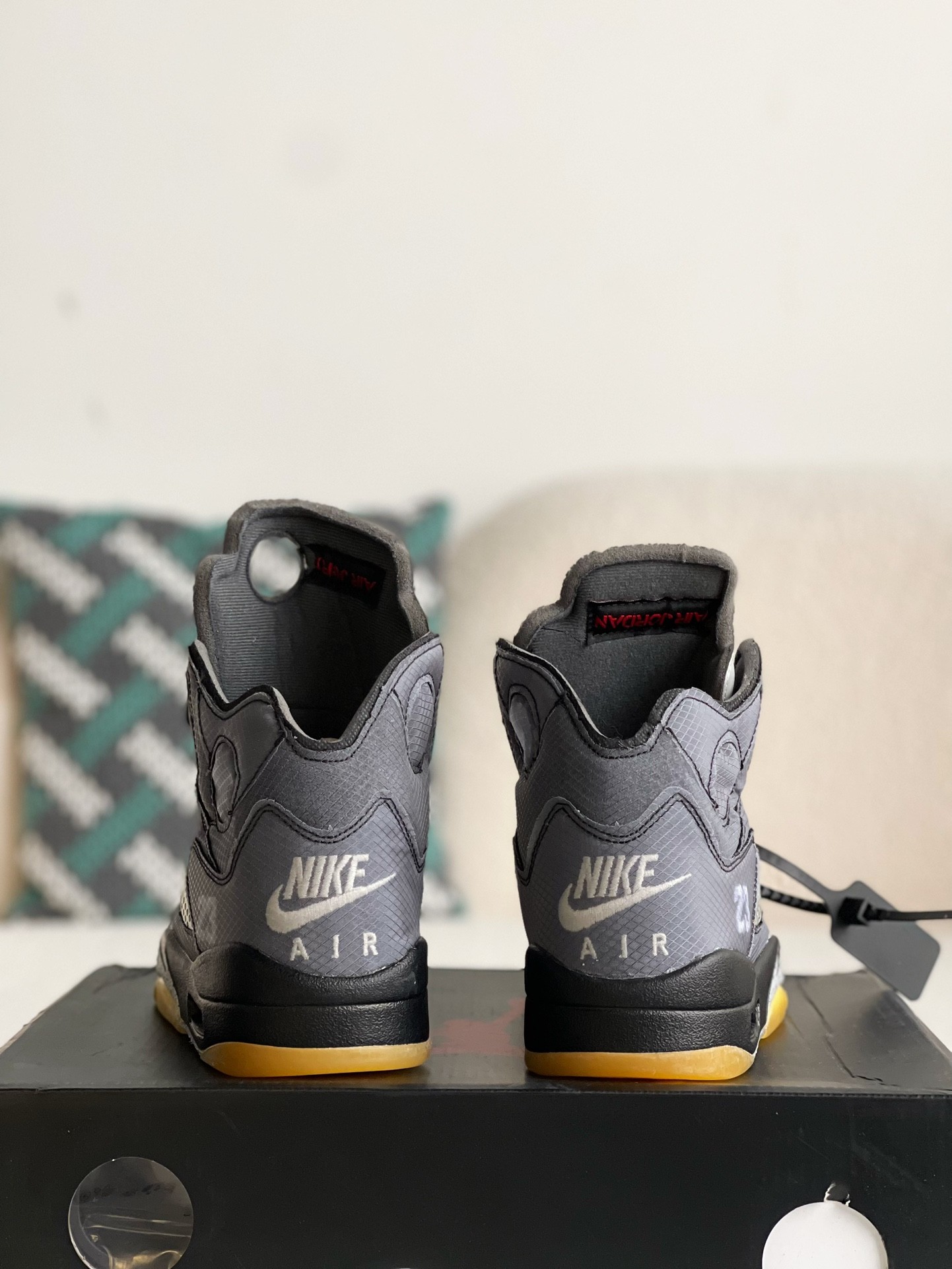 「#1458」OFF_WHITExJordan Air Jordan 5 Retro SP High-top basketball shoes - Image 3