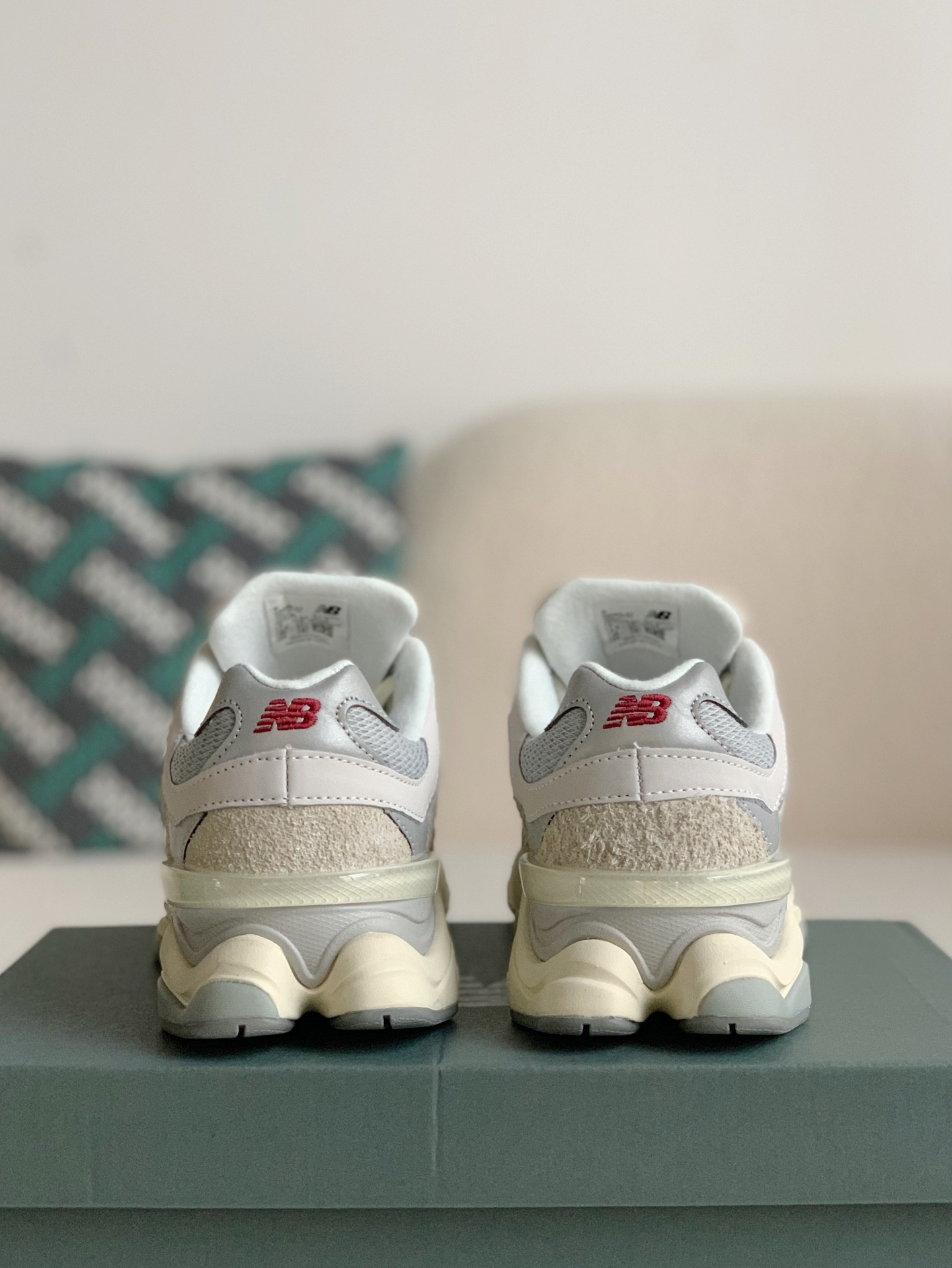 「#1465」New Balance 2022R Phantom 9060 Snerakers - Image 3