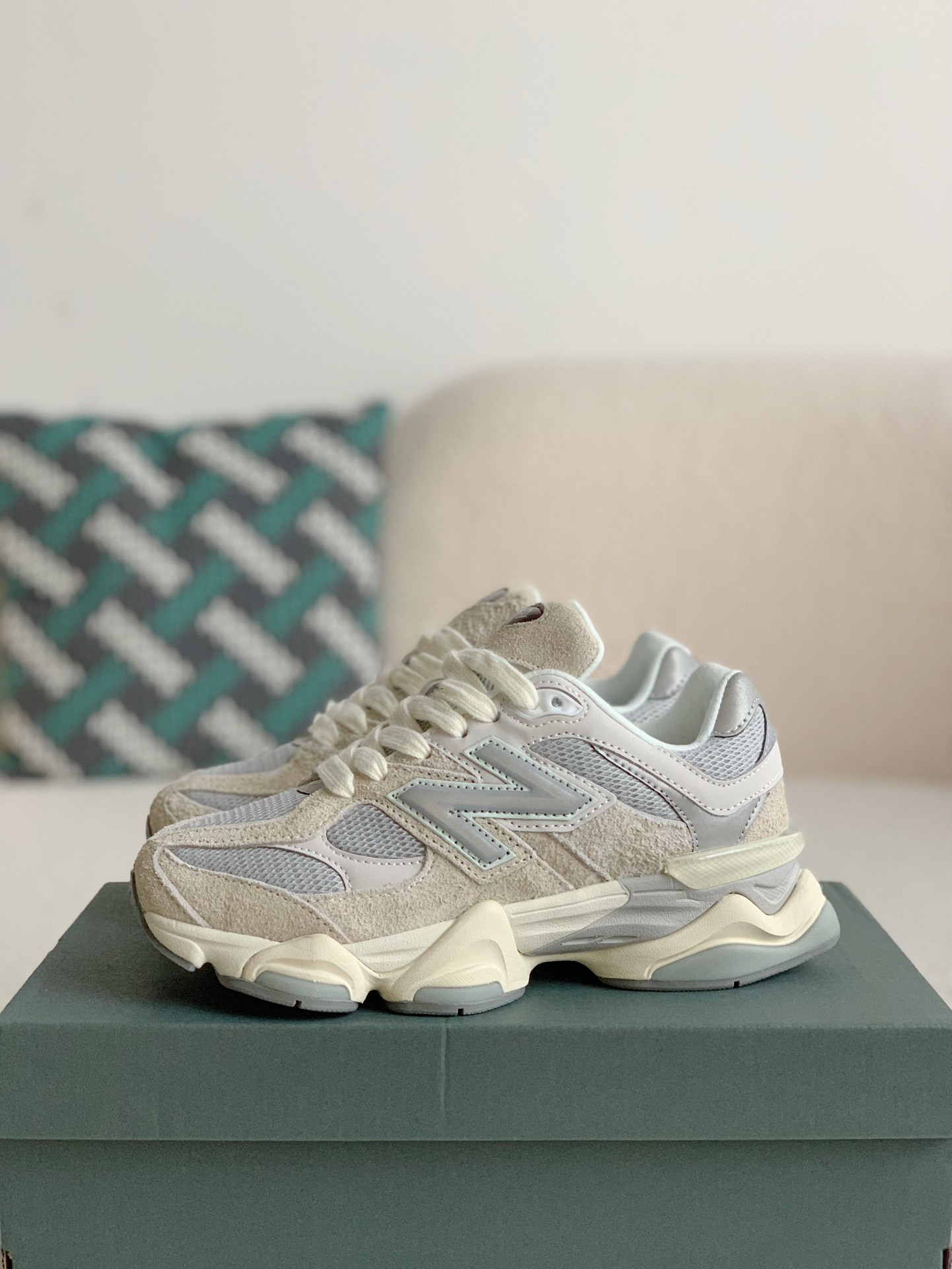 「#1465」New Balance 2022R Phantom 9060 Snerakers