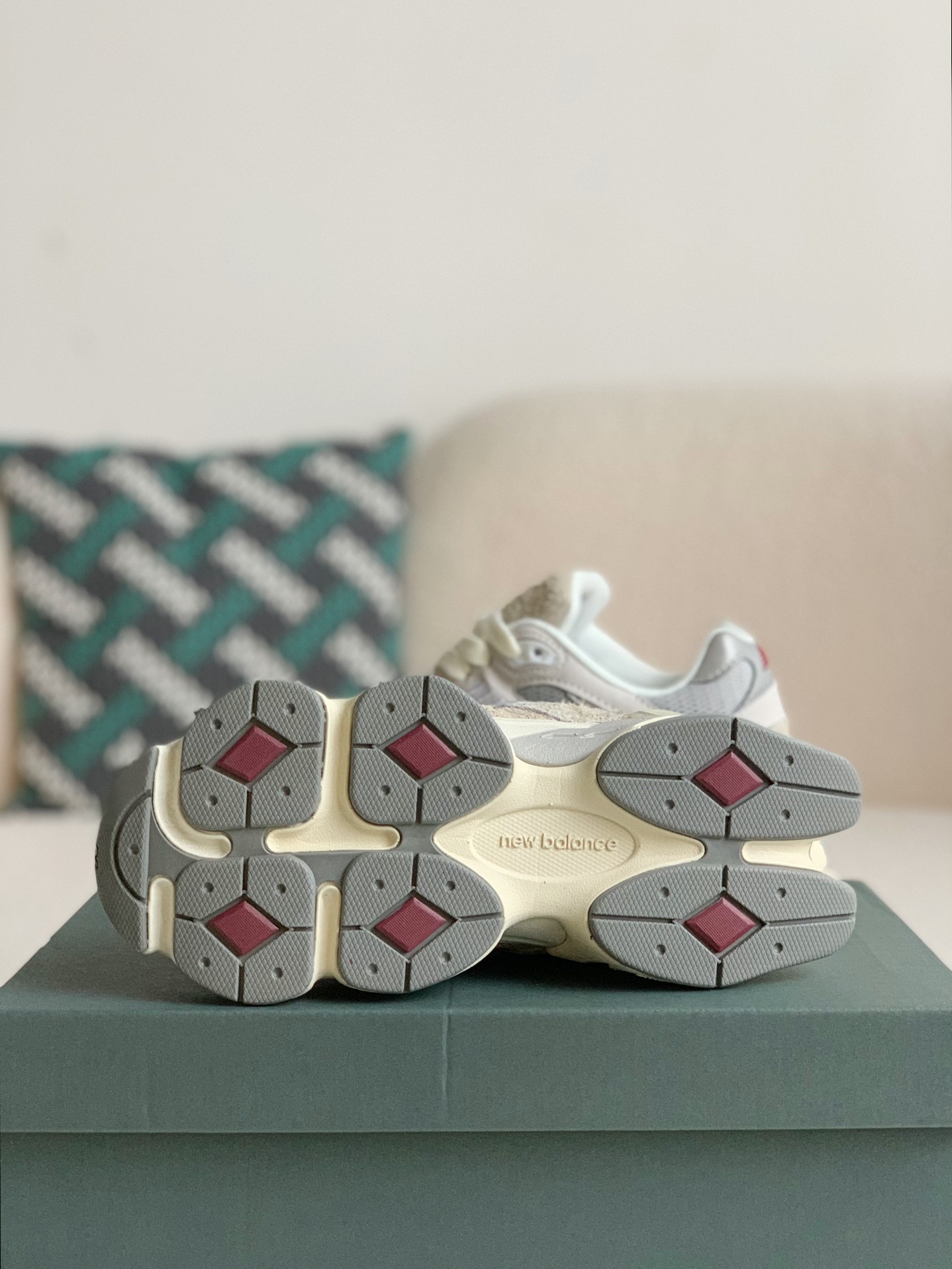 「#1465」New Balance 2022R Phantom 9060 Snerakers - Image 5