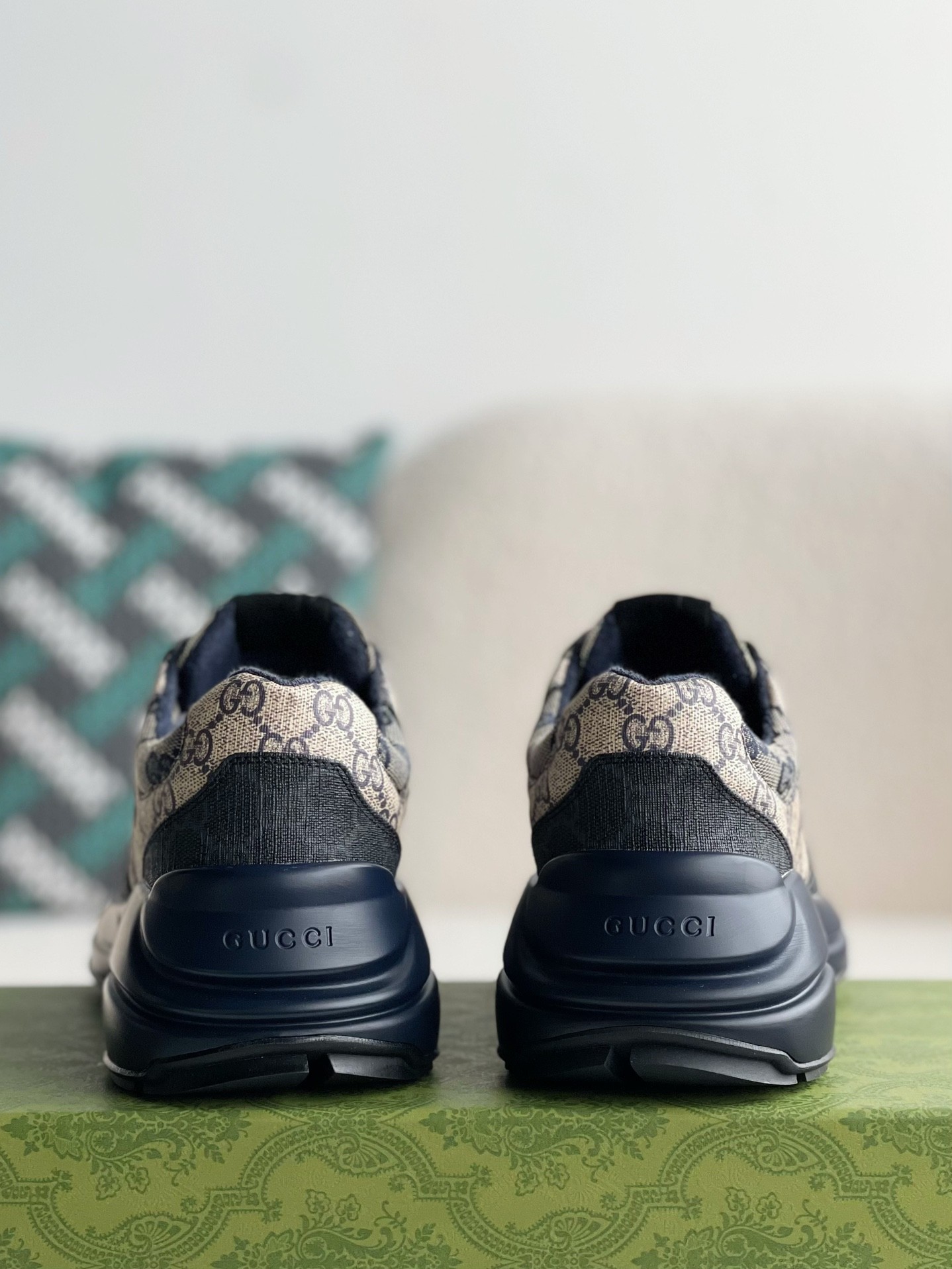 「#135」Gucci Retro Clunky Sneaker - Image 3