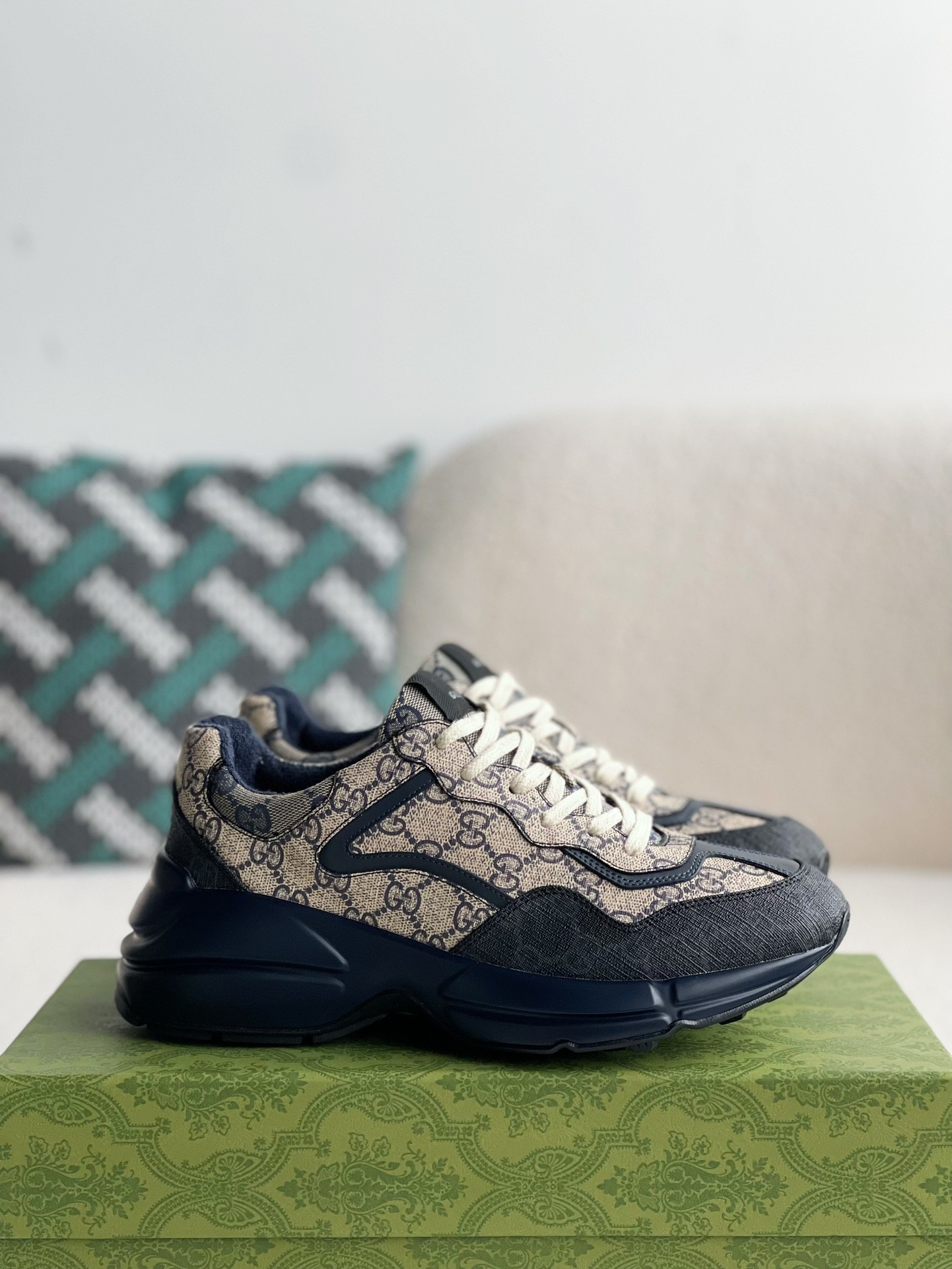 「#135」Gucci Retro Clunky Sneaker - Image 2