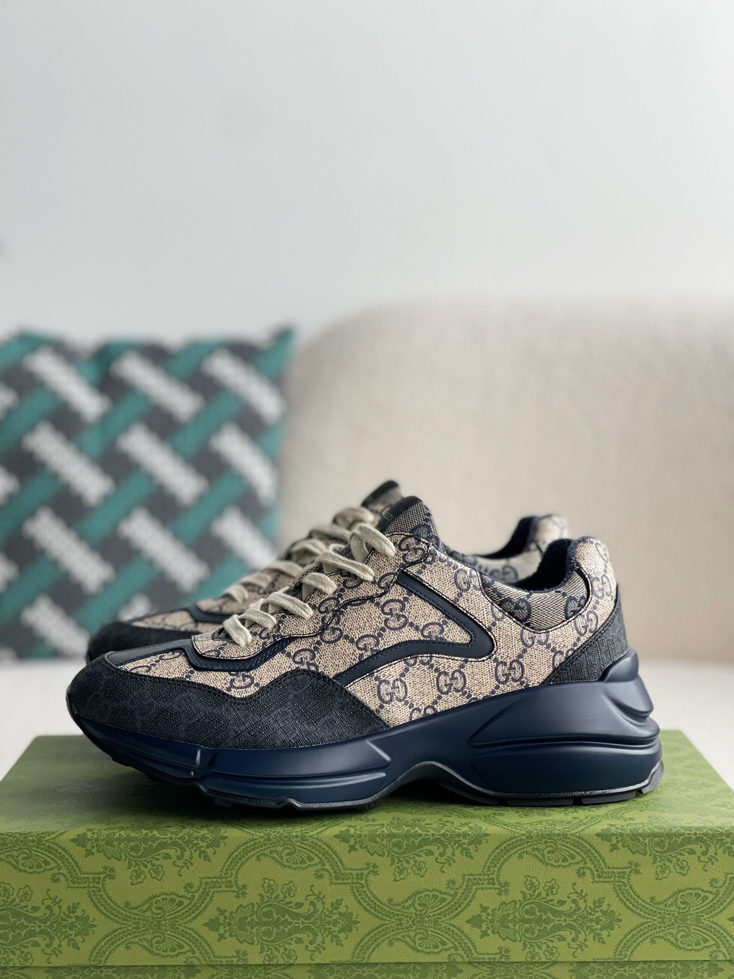 「#135」Gucci Retro Clunky Sneaker