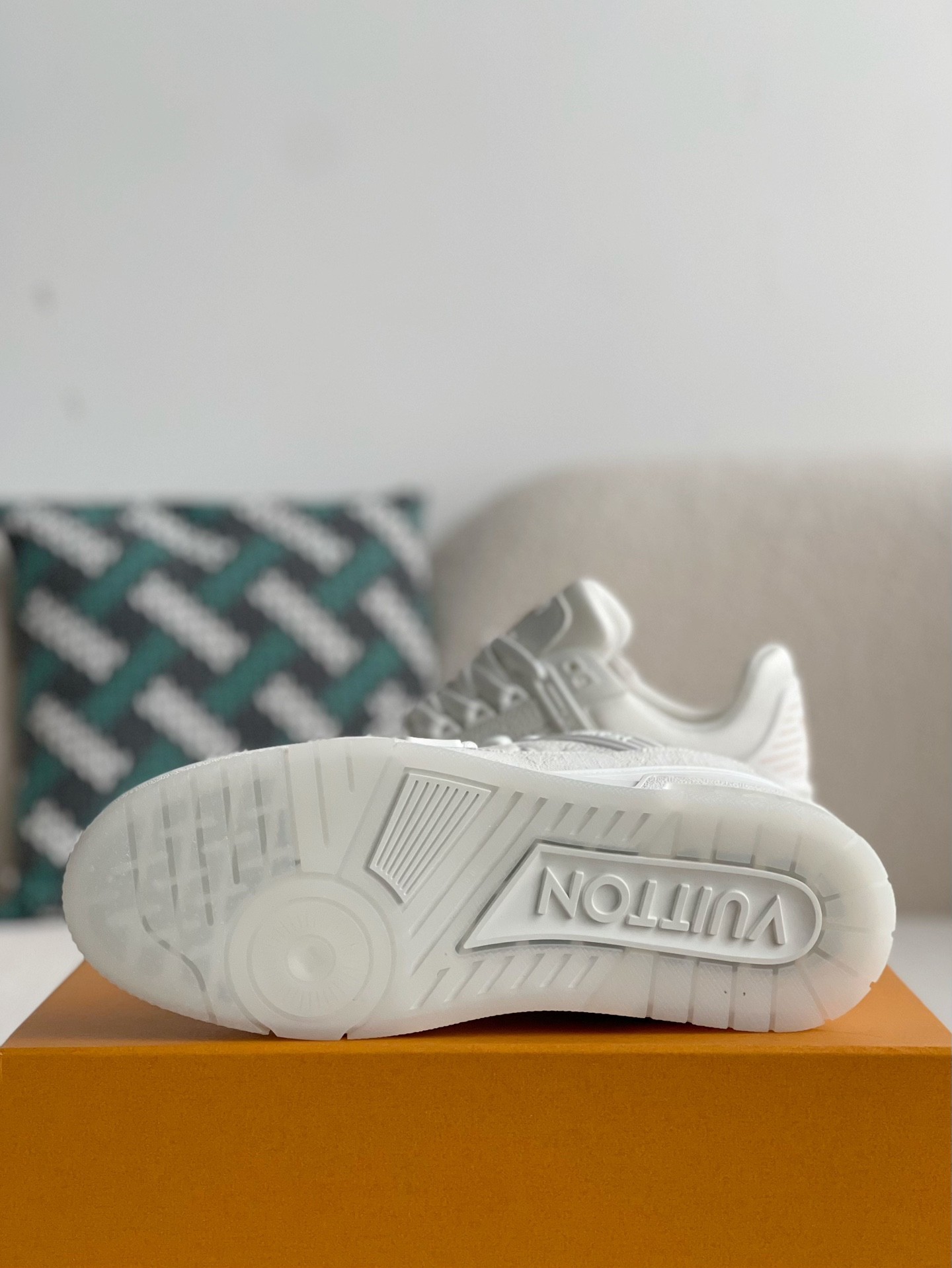 「#128」LOUIS VUITTON TRAINER 1A8FN8 Sneakers - Image 5