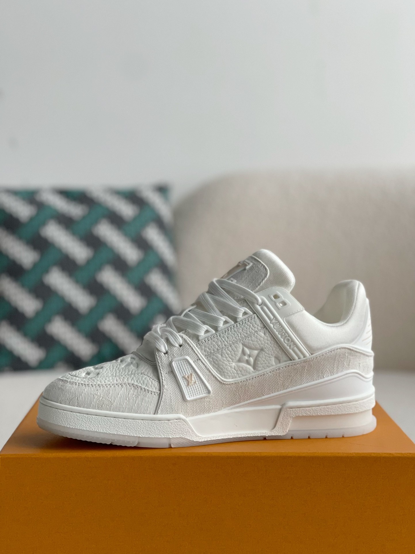 「#128」LOUIS VUITTON TRAINER 1A8FN8 Sneakers - Image 4