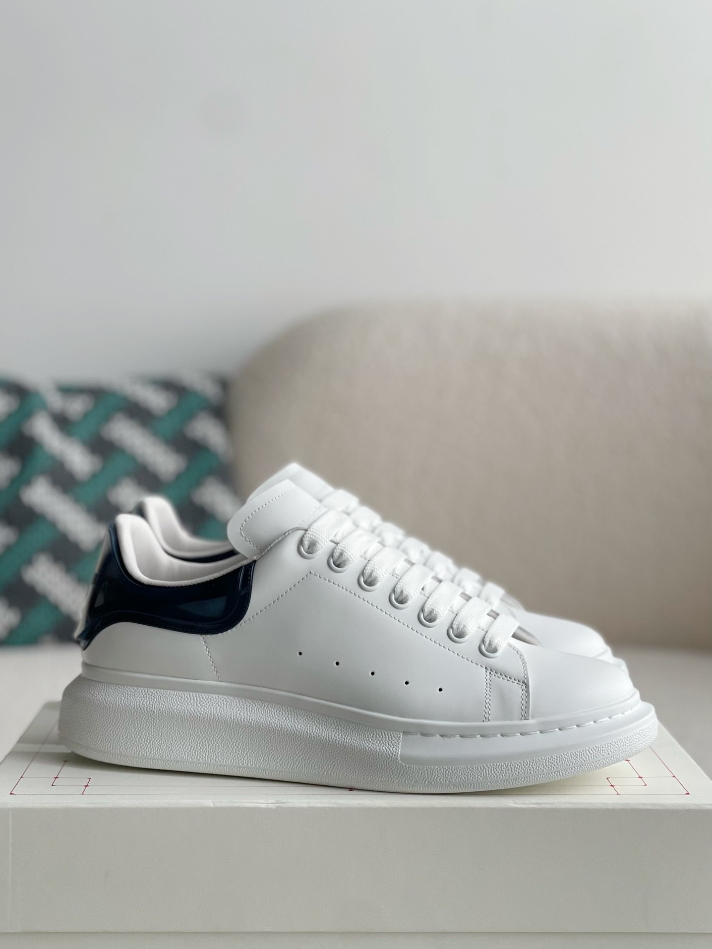 「#1645」Alexander McQueen MQ Jelly Dark Blue Tail Sneakers - Image 2