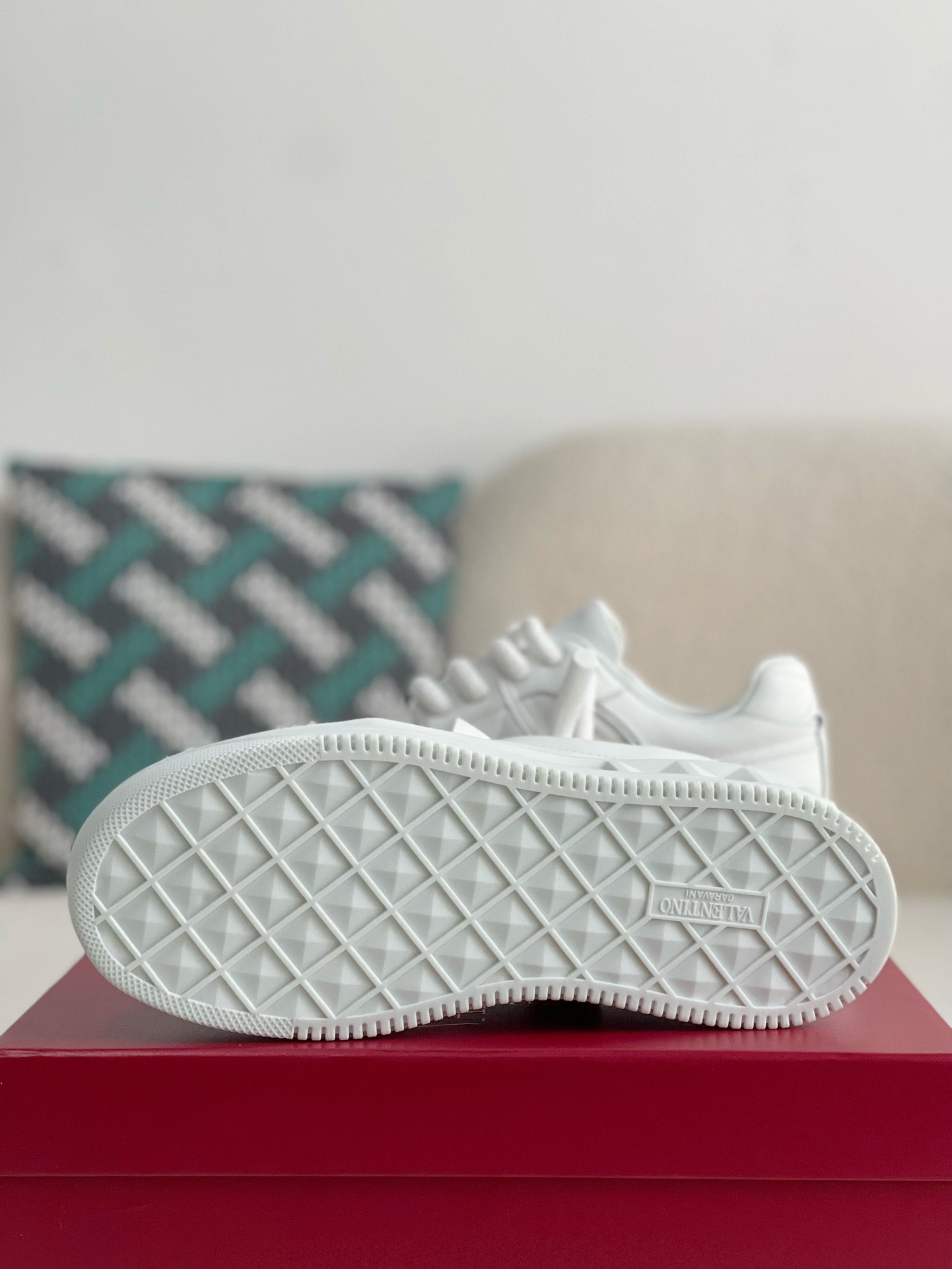 「#349」Valentino one stud sneakers - Image 5