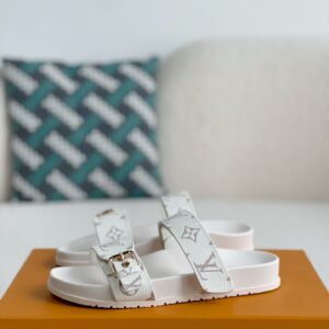 「#1764」LOUIS VUITTON SLIPPERS
