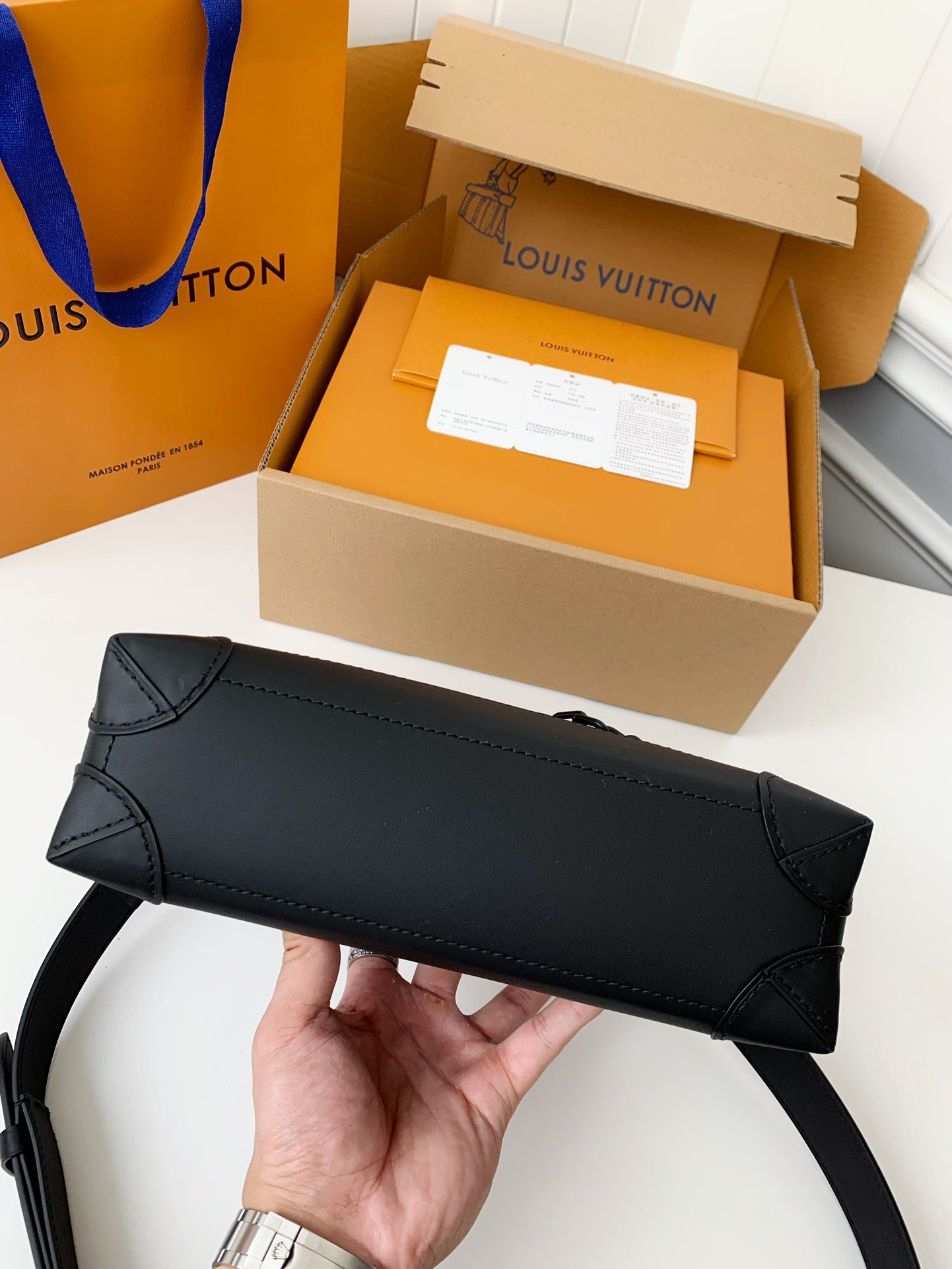 「#1821」Louis Vuitton's new Sac Plat Horizontal Zippé men's black flower briefcase M45165 Size: 31*39*8.5cm - Image 8