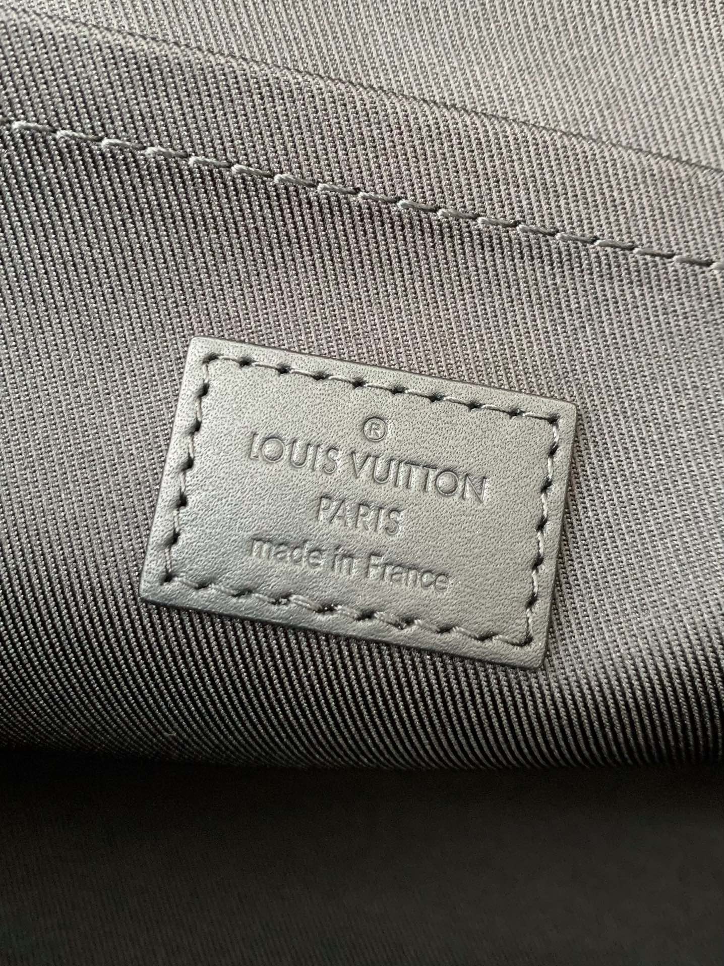 「#1821」Louis Vuitton's new Sac Plat Horizontal Zippé men's black flower briefcase M45165 Size: 31*39*8.5cm - Image 10