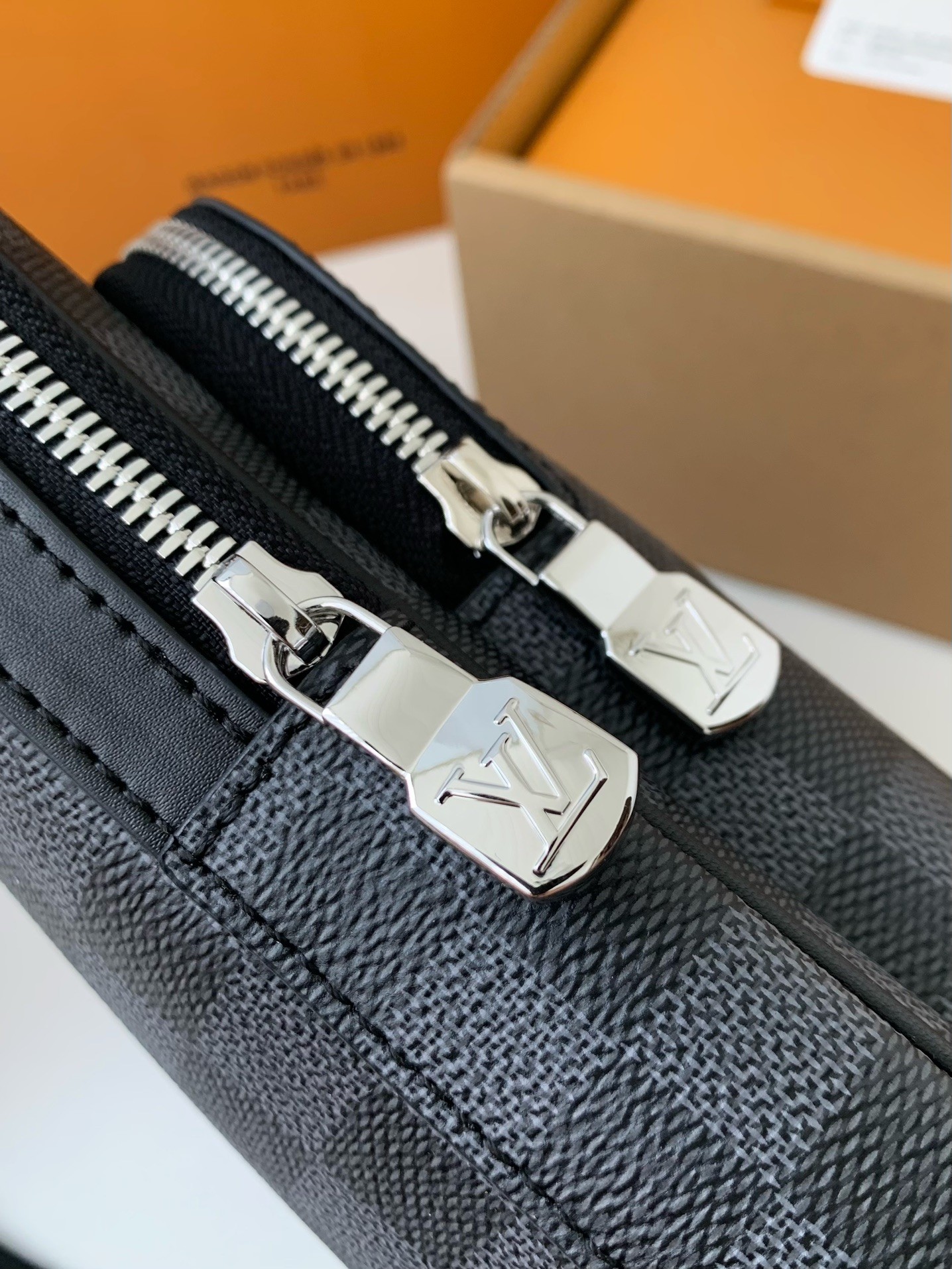 「#1825」Louis Vuitton damier graphite Men's Shoulder Bags M45302, Top Quality Size: 20X31X7cm - Image 6