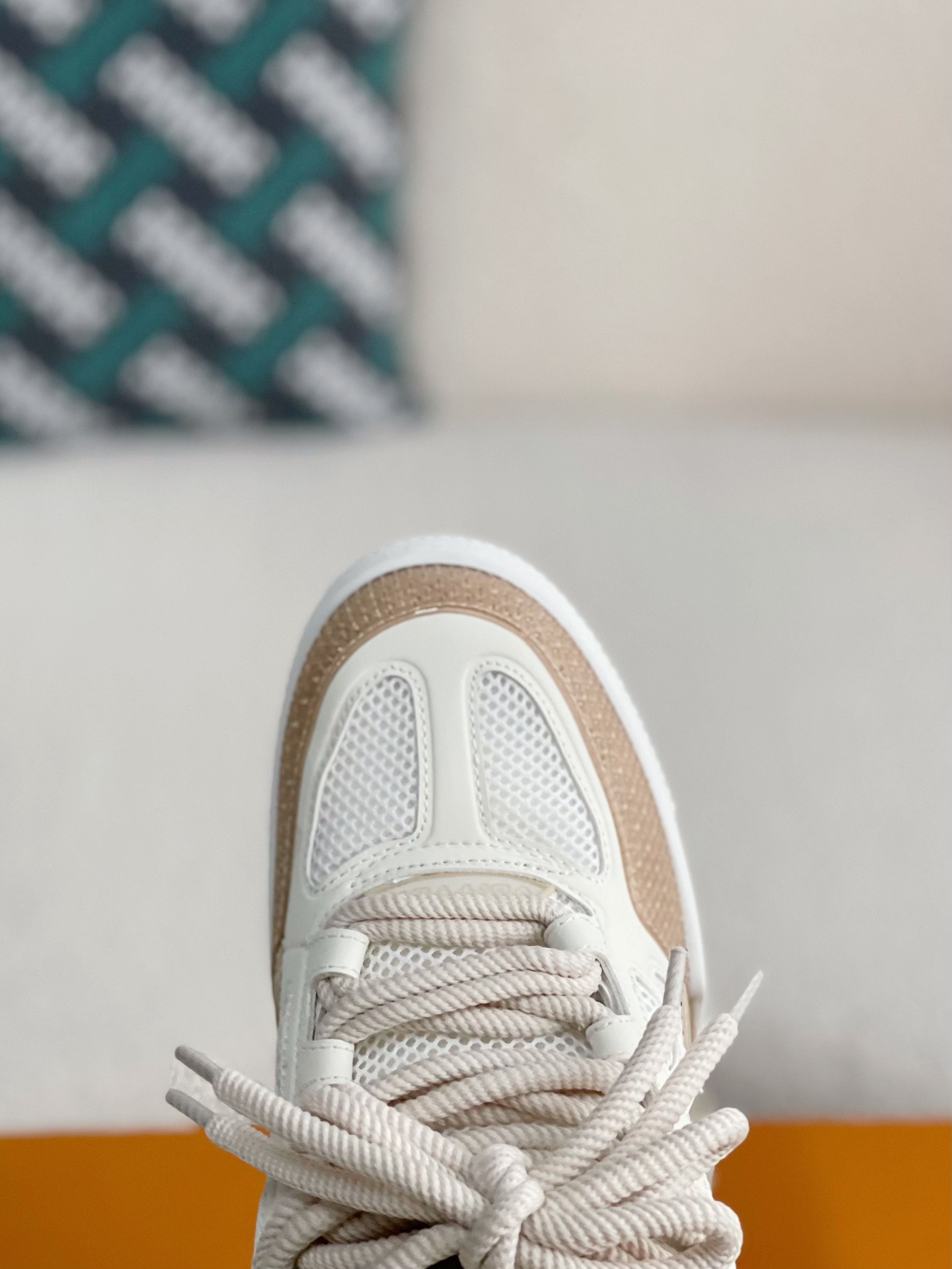 「#865」LOUIS VUITTON SKATE SNEAKERS - Image 8