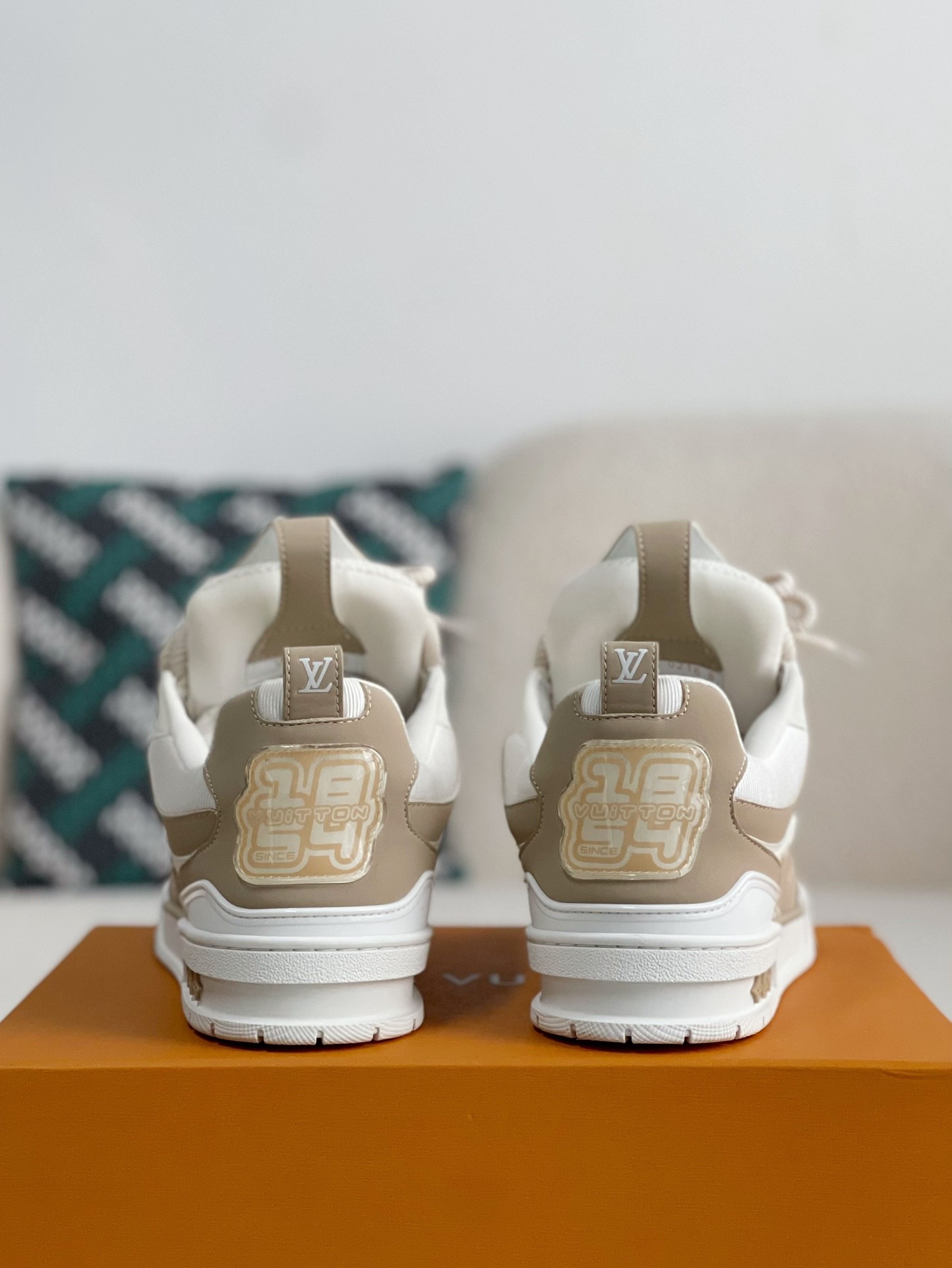 「#865」LOUIS VUITTON SKATE SNEAKERS - Image 3