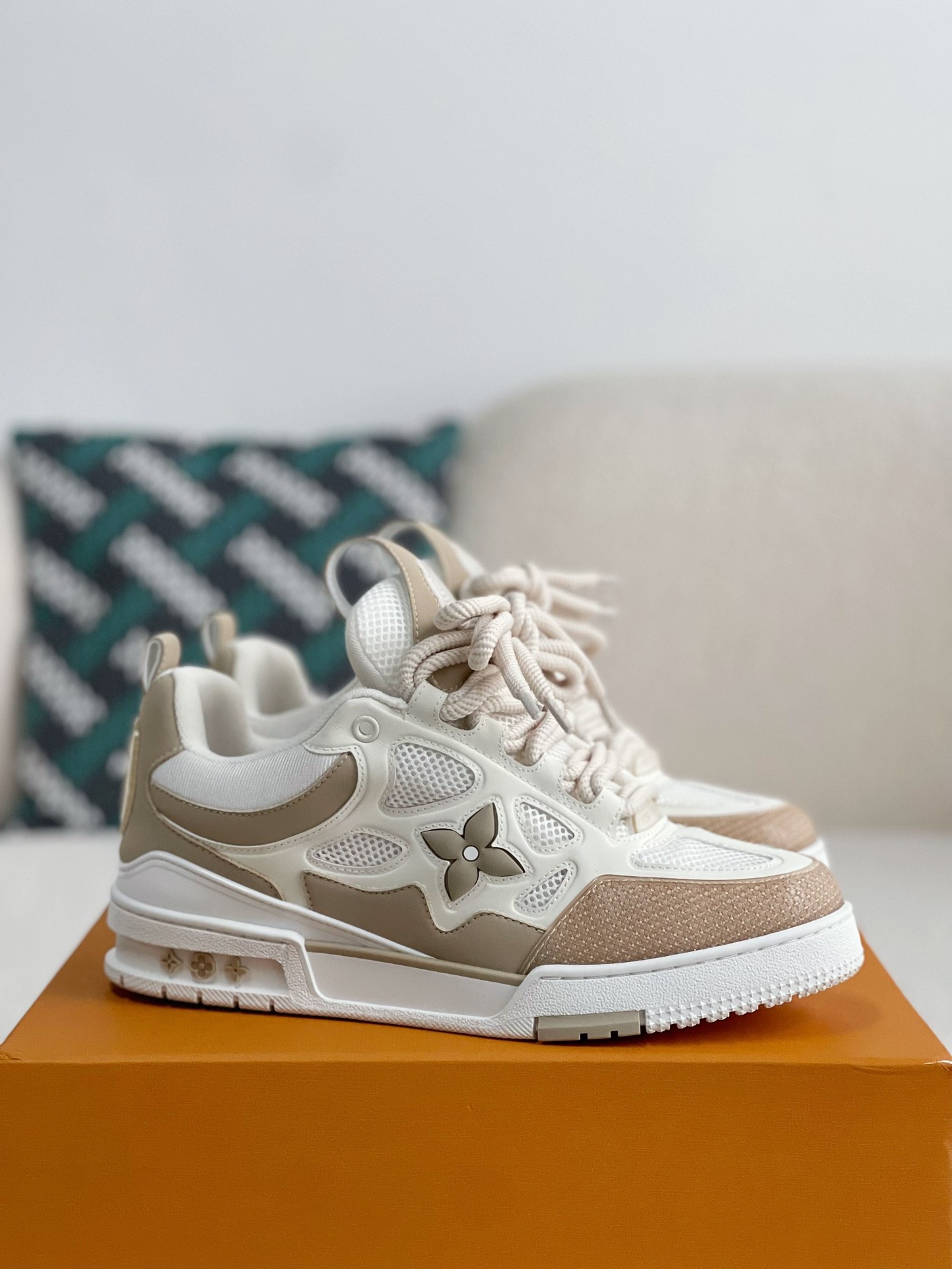 「#865」LOUIS VUITTON SKATE SNEAKERS - Image 2