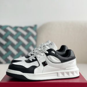 「#1853」Valentino One Stud Sneakers