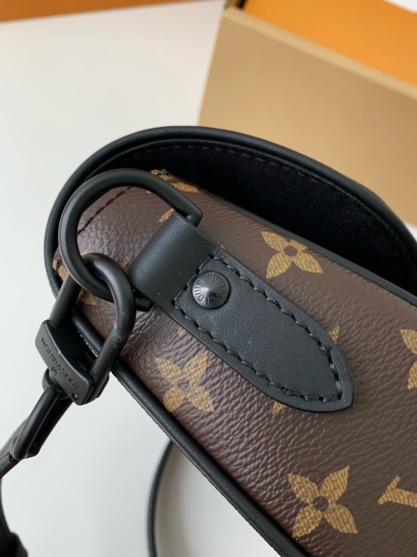 「#1866」Louis Vuitton New season Montsouris Small Messenger Bag M47060 Size:20*17*7cm - Image 6