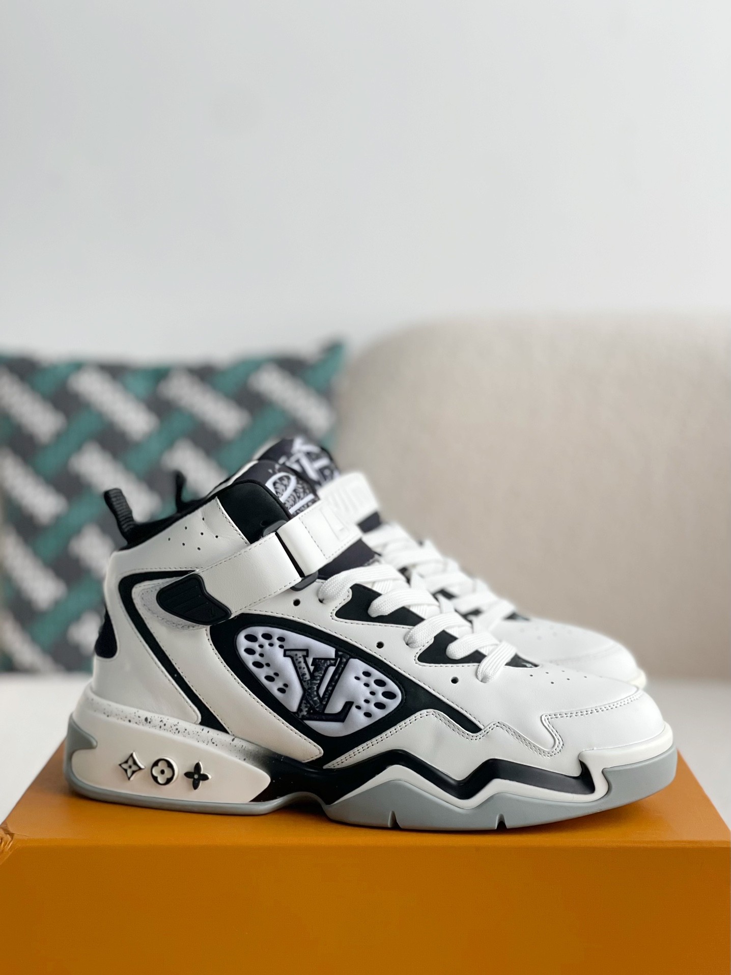 「#1966」LOUIS VUITTON Trainer Adjustable Mode Paste Sports Casual Shoes - Image 2