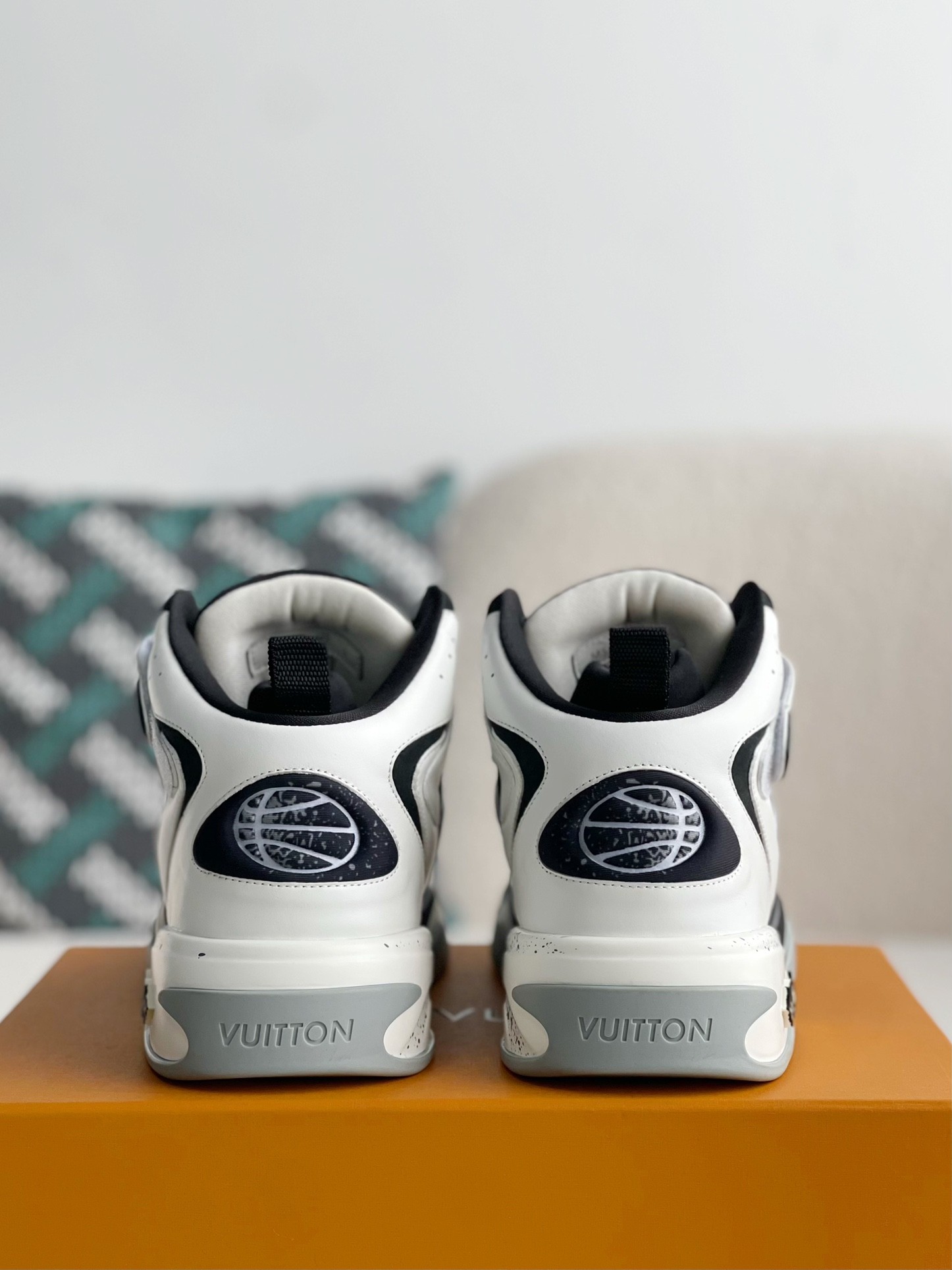 「#1966」LOUIS VUITTON Trainer Adjustable Mode Paste Sports Casual Shoes - Image 3