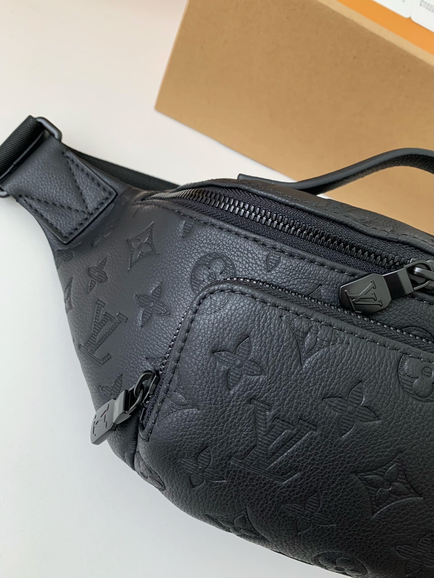「#1991」New Louis Vuitton RUSH waist bag M47058 Size: 30*15*8cm - Image 3