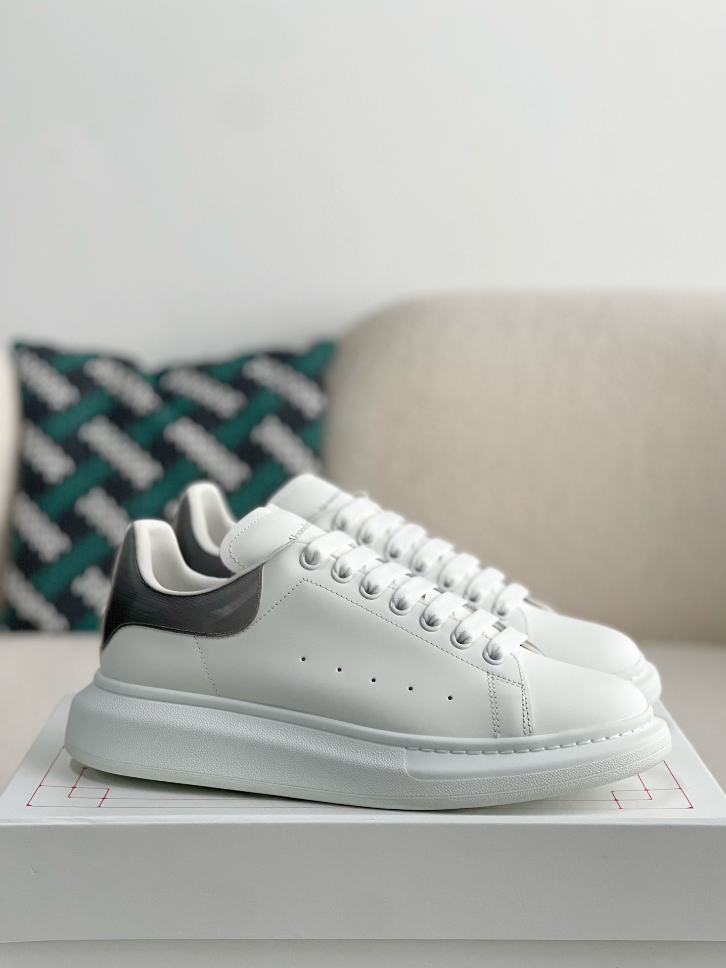 「#1997」Alexander McQueen MQ Jelly Dark Blue Tail Sneakers - Image 2
