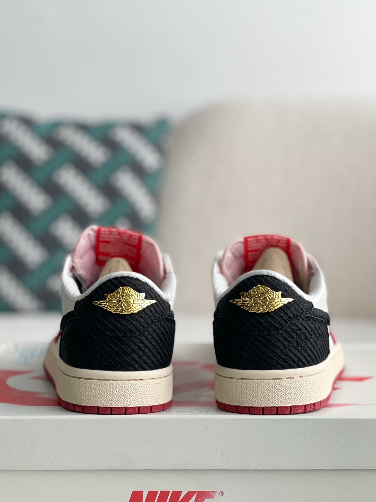 「#2077」Trophy Room x Jordan Air Jordan 1 Low Golf Sneakers - Image 3