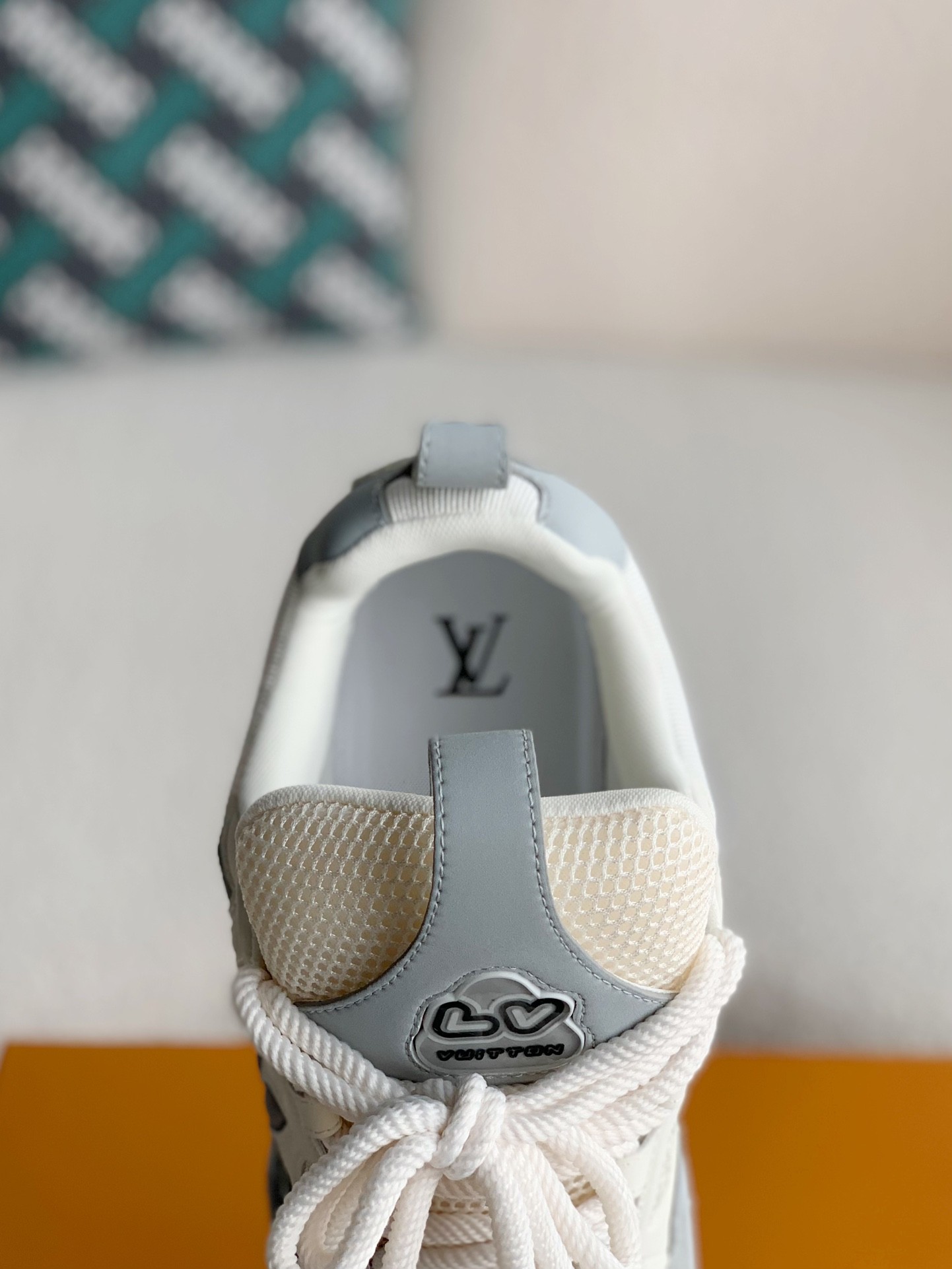 「#1803」LOUIS VUITTON SKATE SNEAKERS - Image 9