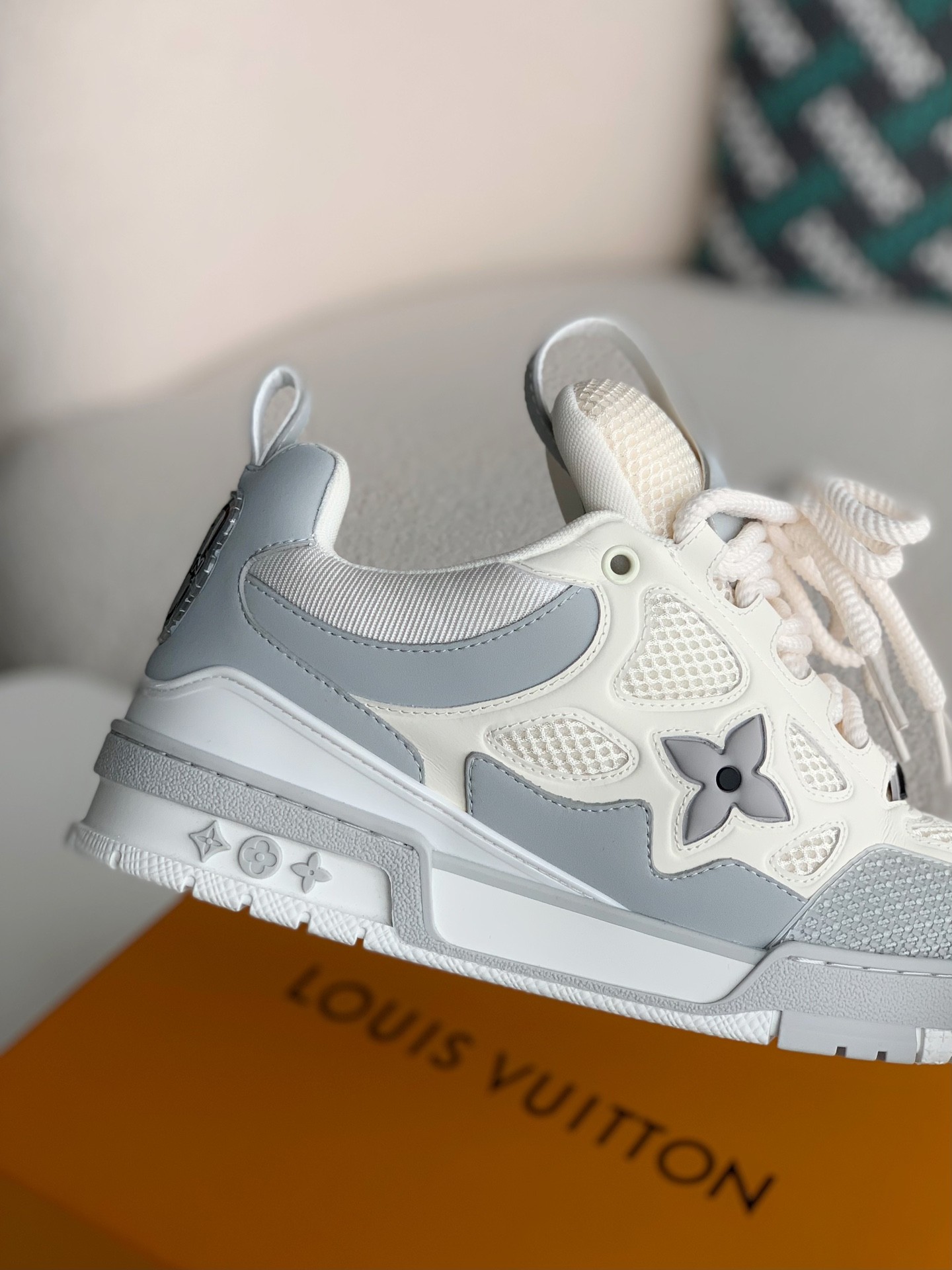「#1803」LOUIS VUITTON SKATE SNEAKERS - Image 7