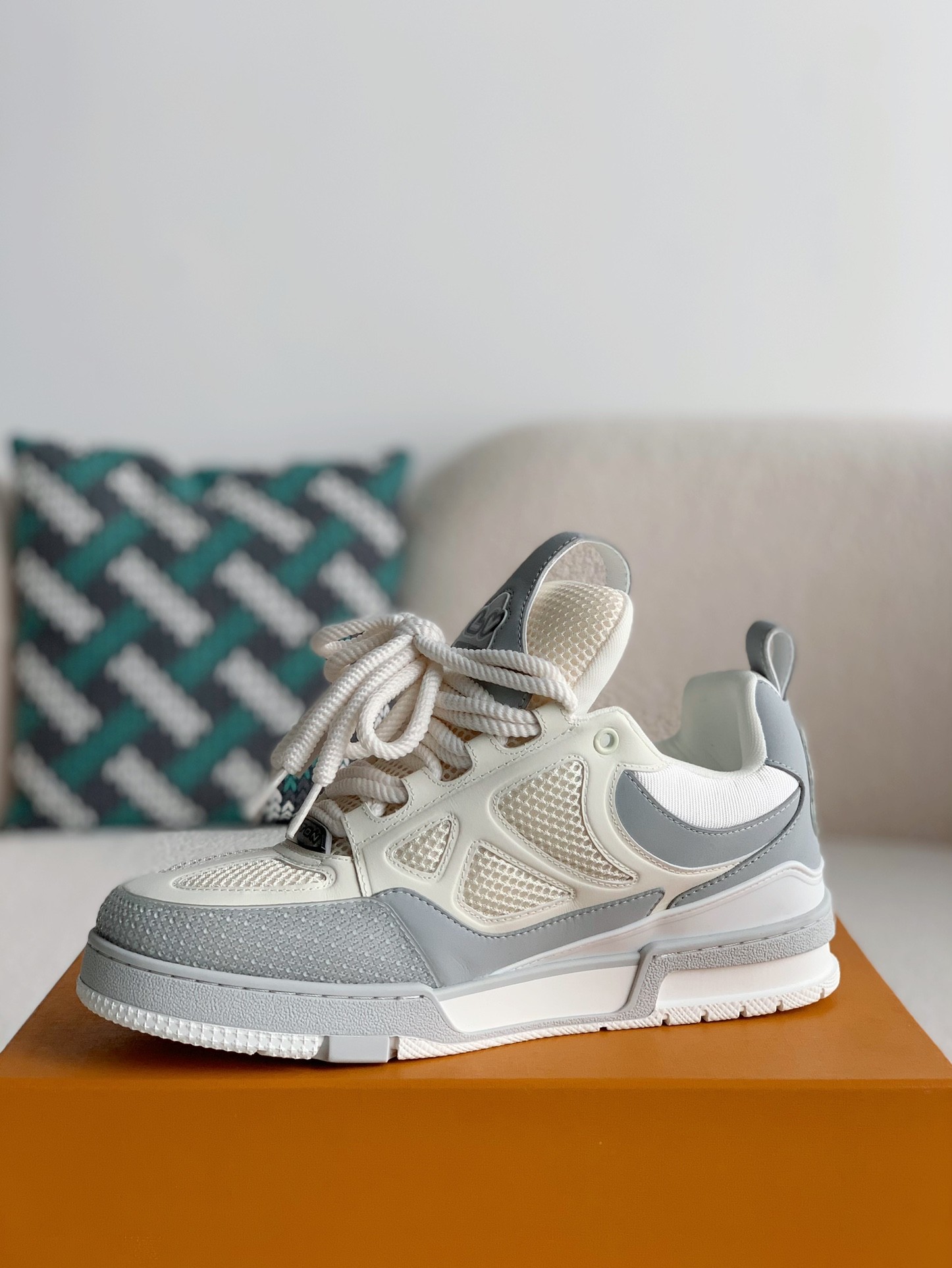 「#1803」LOUIS VUITTON SKATE SNEAKERS - Image 4