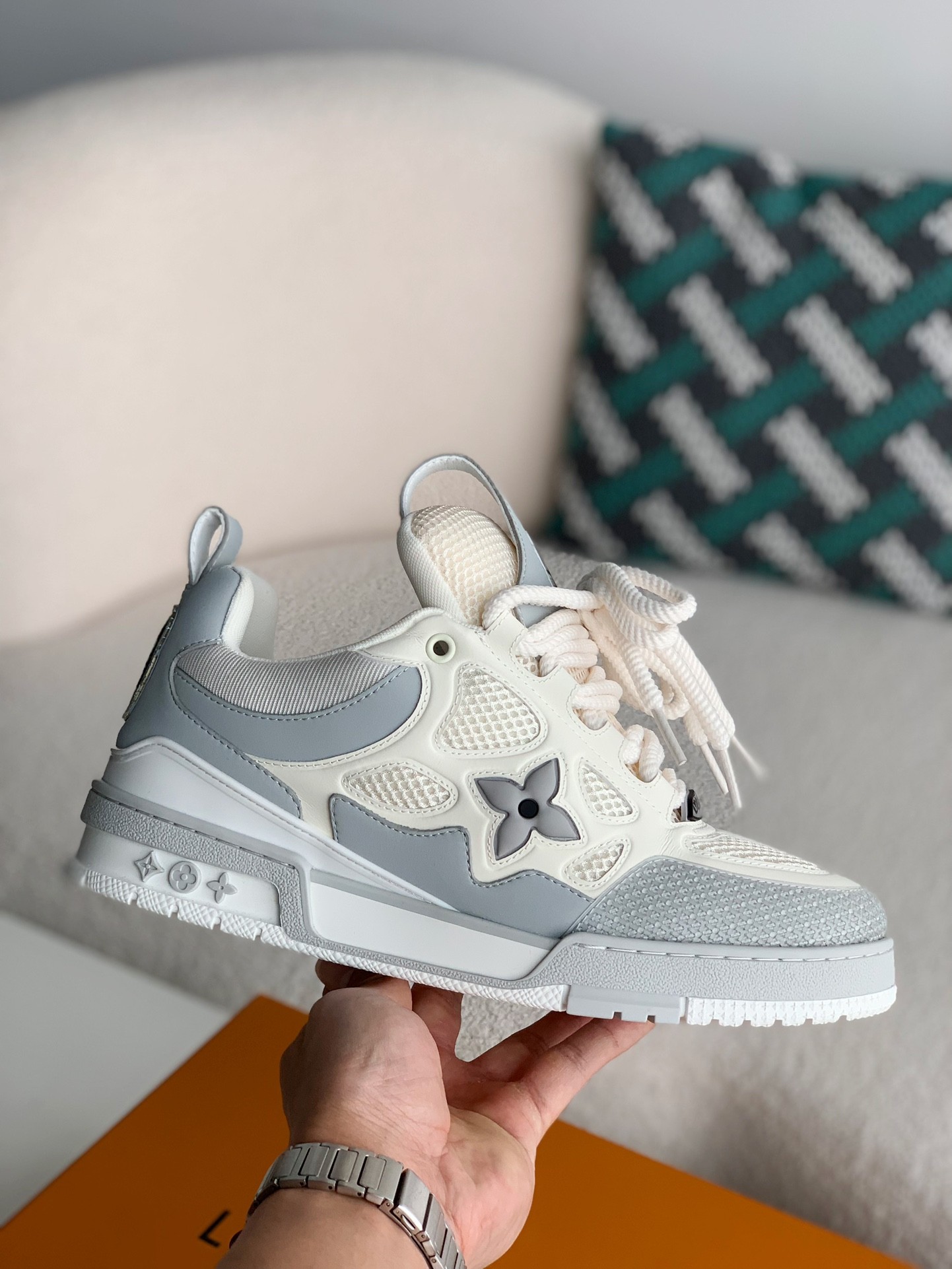 「#1803」LOUIS VUITTON SKATE SNEAKERS - Image 6