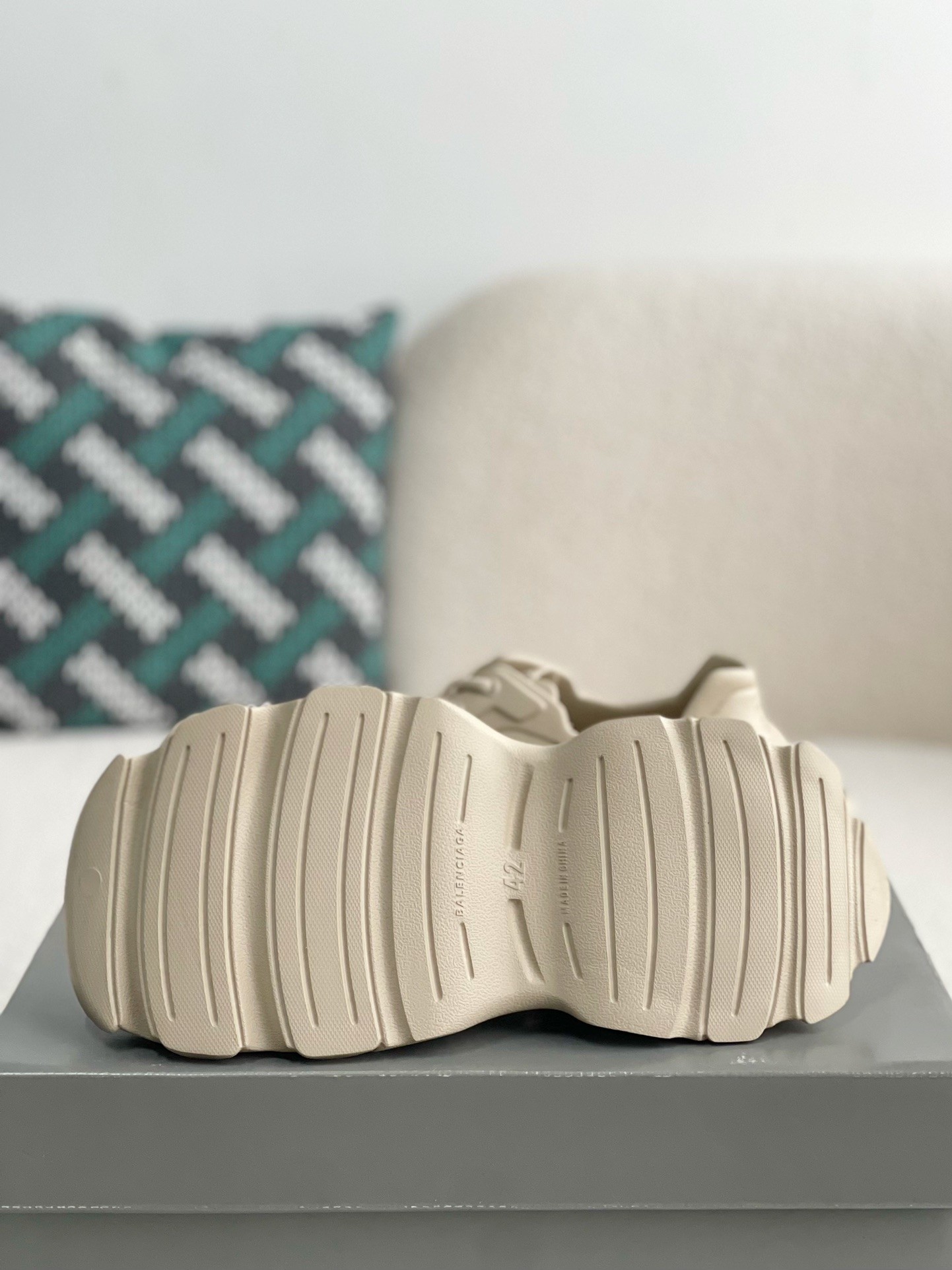 「#288」Balenciaga rubber sneakers - Image 5