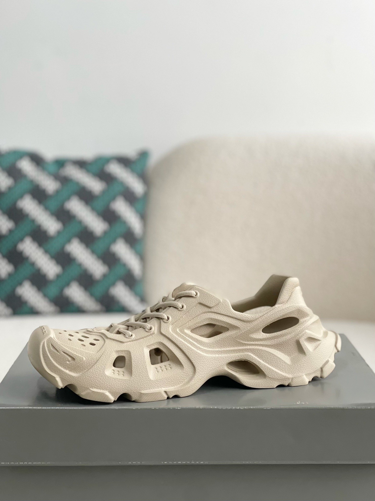 「#288」Balenciaga rubber sneakers - Image 4