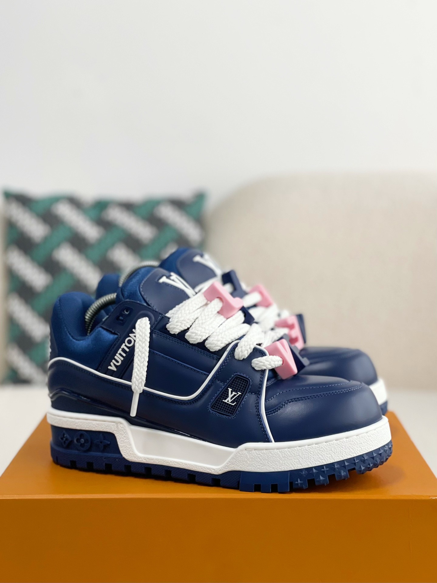 「#2199」LOUIS VUITTON TRAINER 2023Show style Sneakers - Image 2