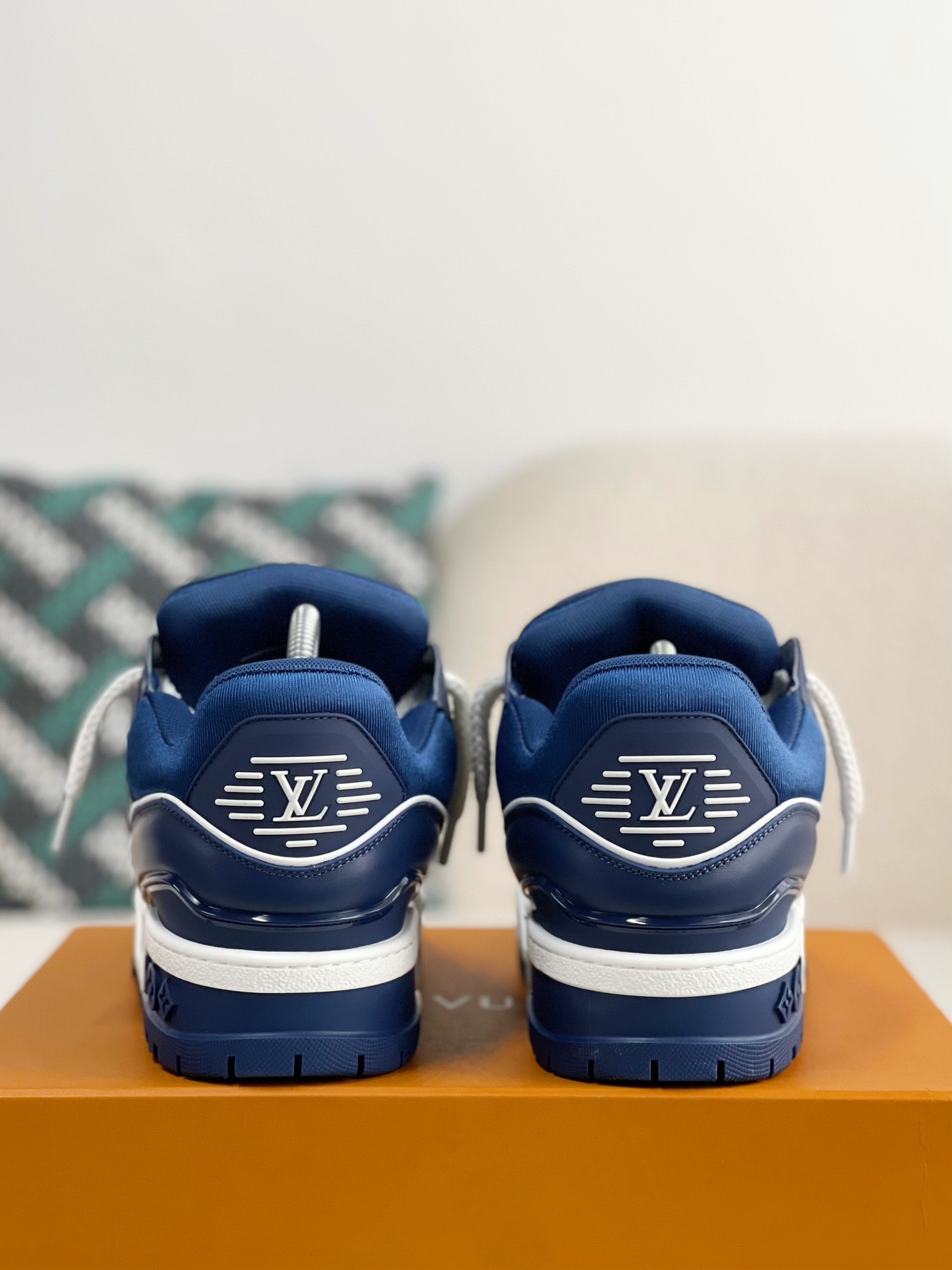 「#2199」LOUIS VUITTON TRAINER 2023Show style Sneakers - Image 3