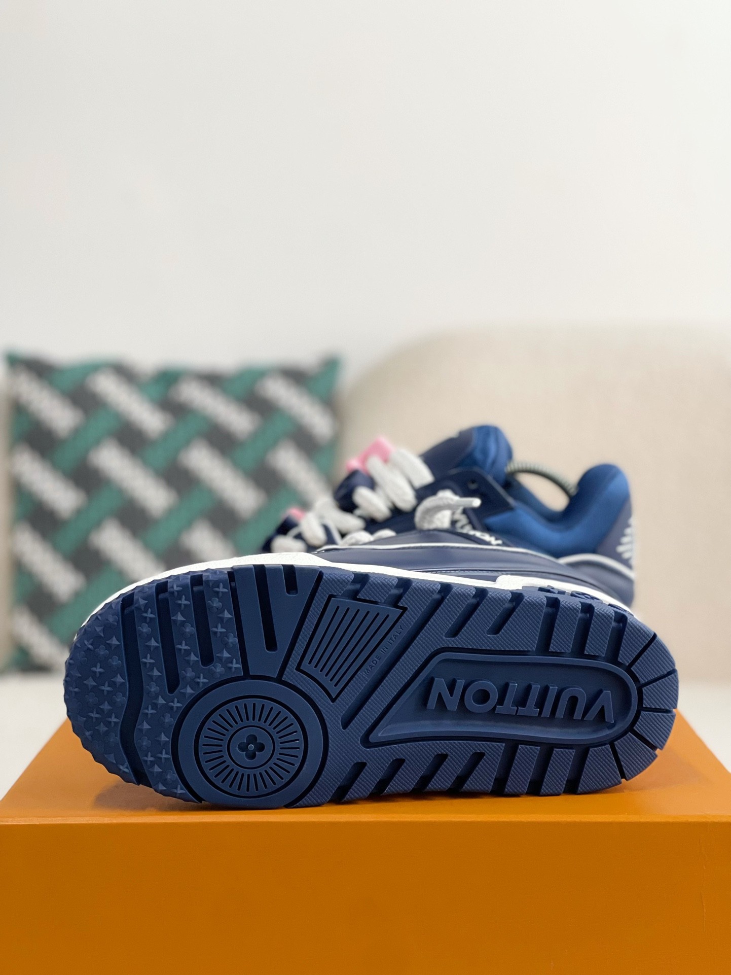 「#2199」LOUIS VUITTON TRAINER 2023Show style Sneakers - Image 5