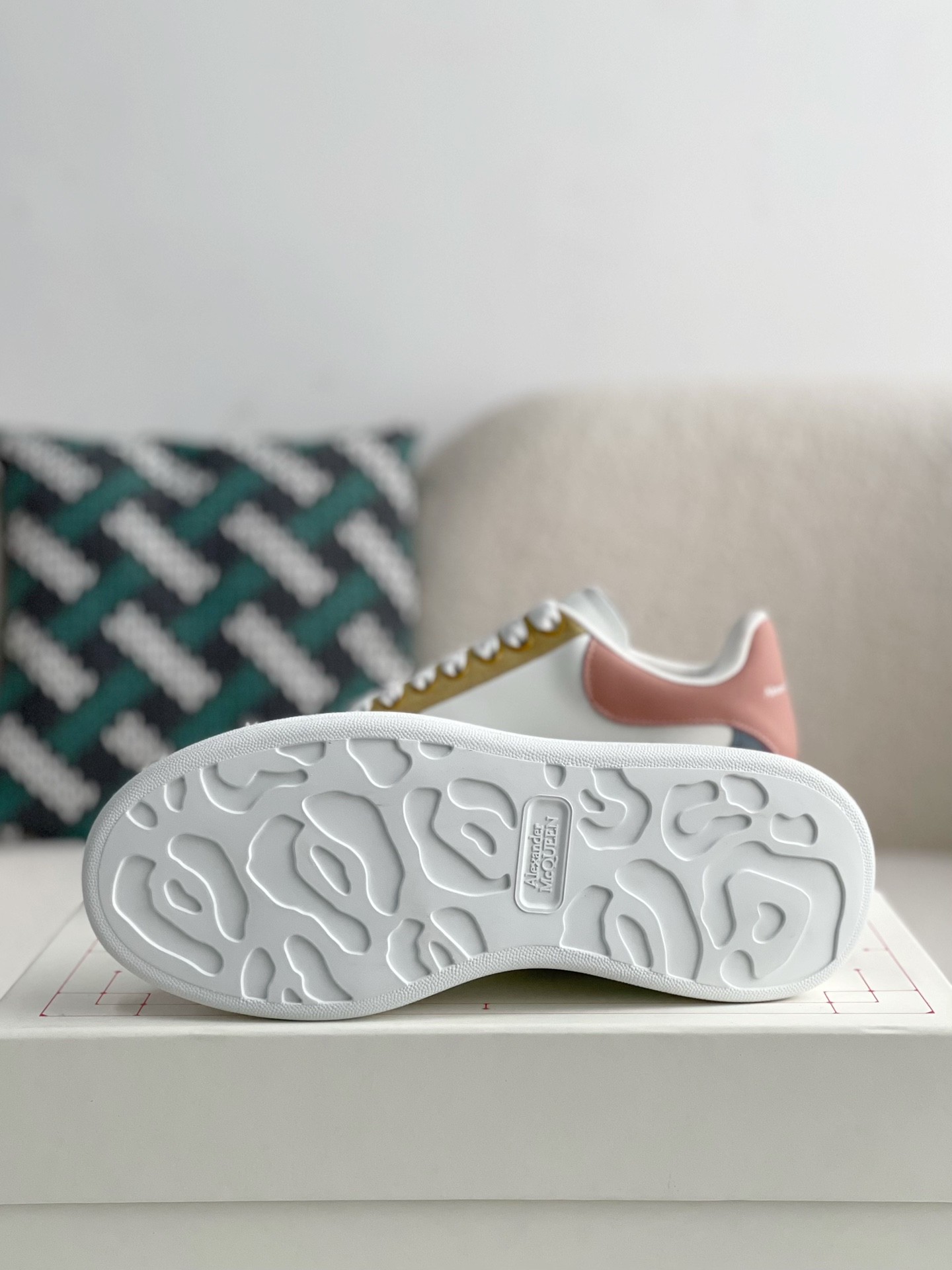 「#2401」Alexander McQueen MQ Jelly Tail Sneakers - Image 5