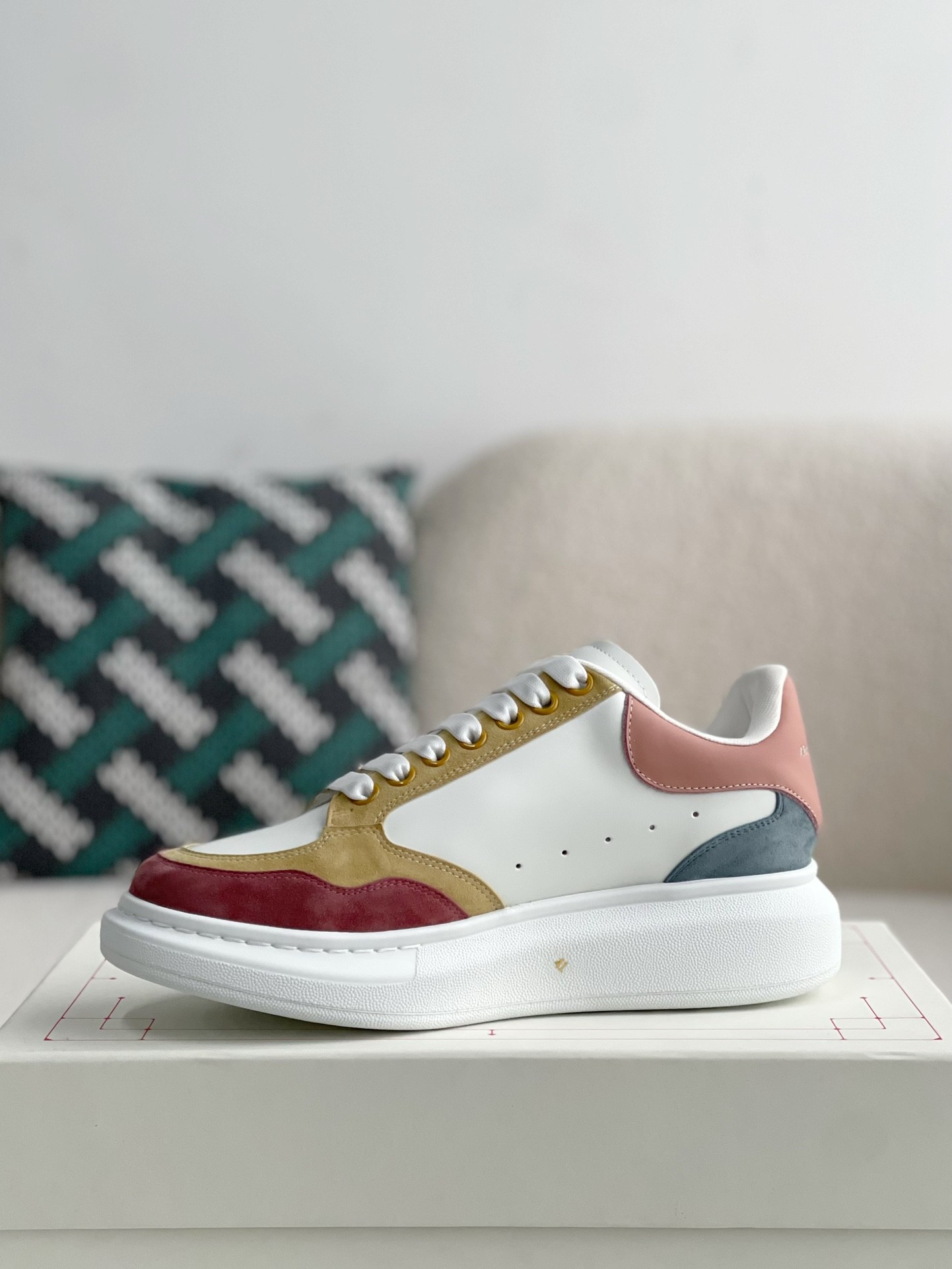 「#2401」Alexander McQueen MQ Jelly Tail Sneakers - Image 4