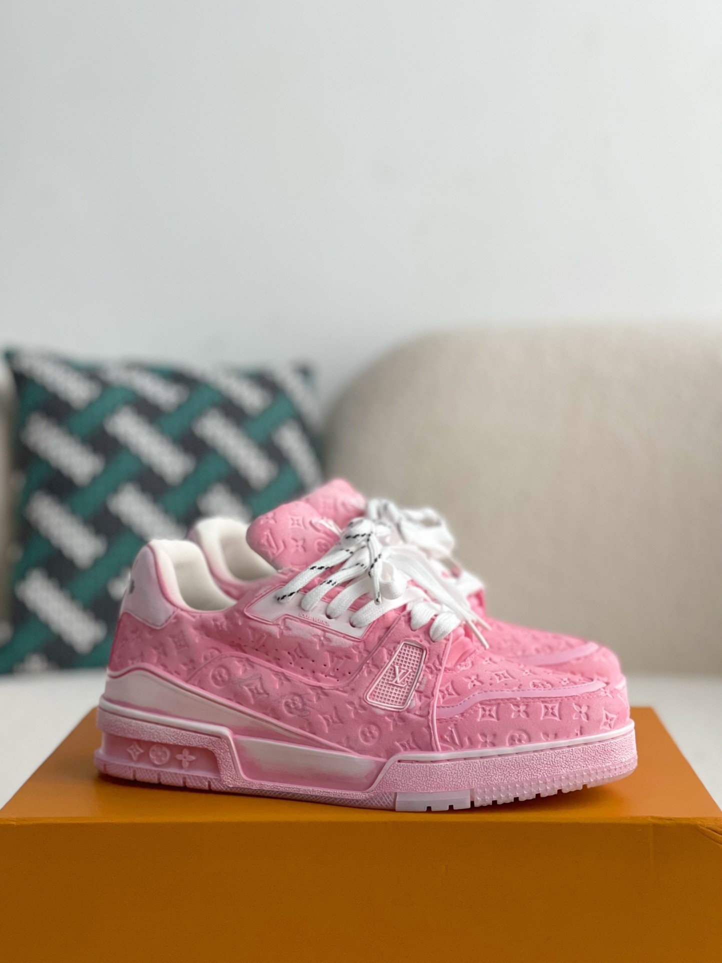 「#2416」 LOUIS VUITTON TRAINER SNEAKERS - Image 2