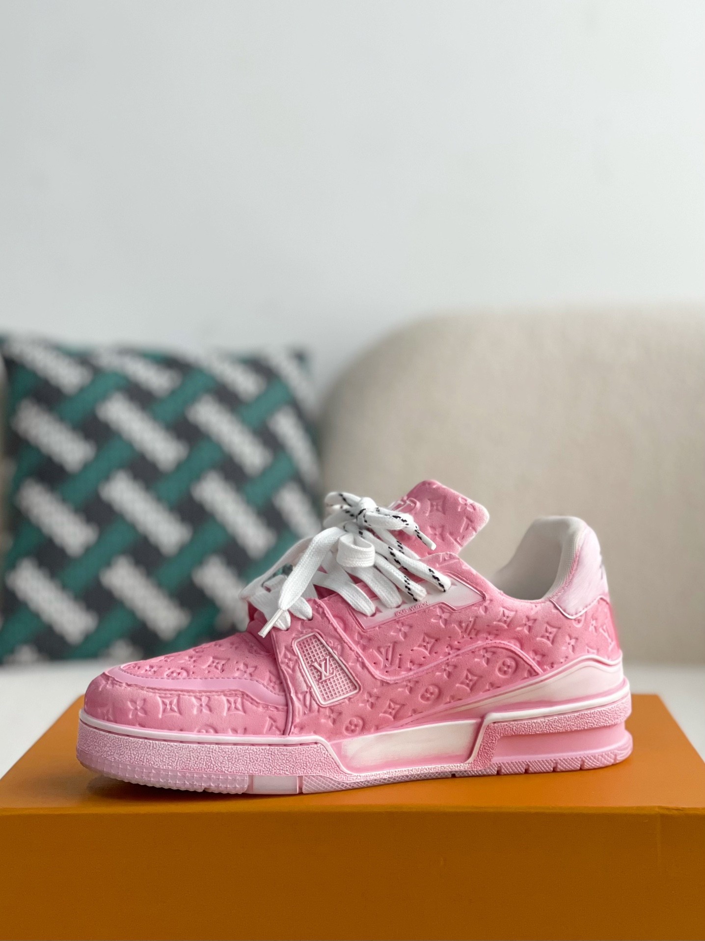 「#2416」 LOUIS VUITTON TRAINER SNEAKERS - Image 4