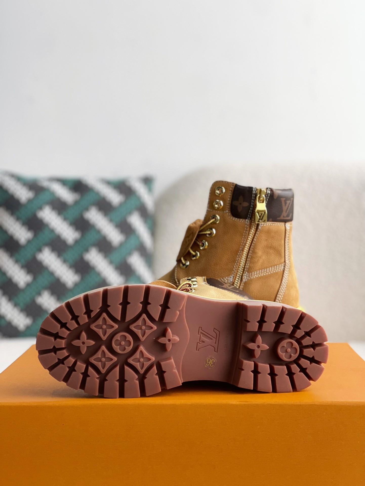 「#2425」louis vuitton & timberland Martin boots - Image 5