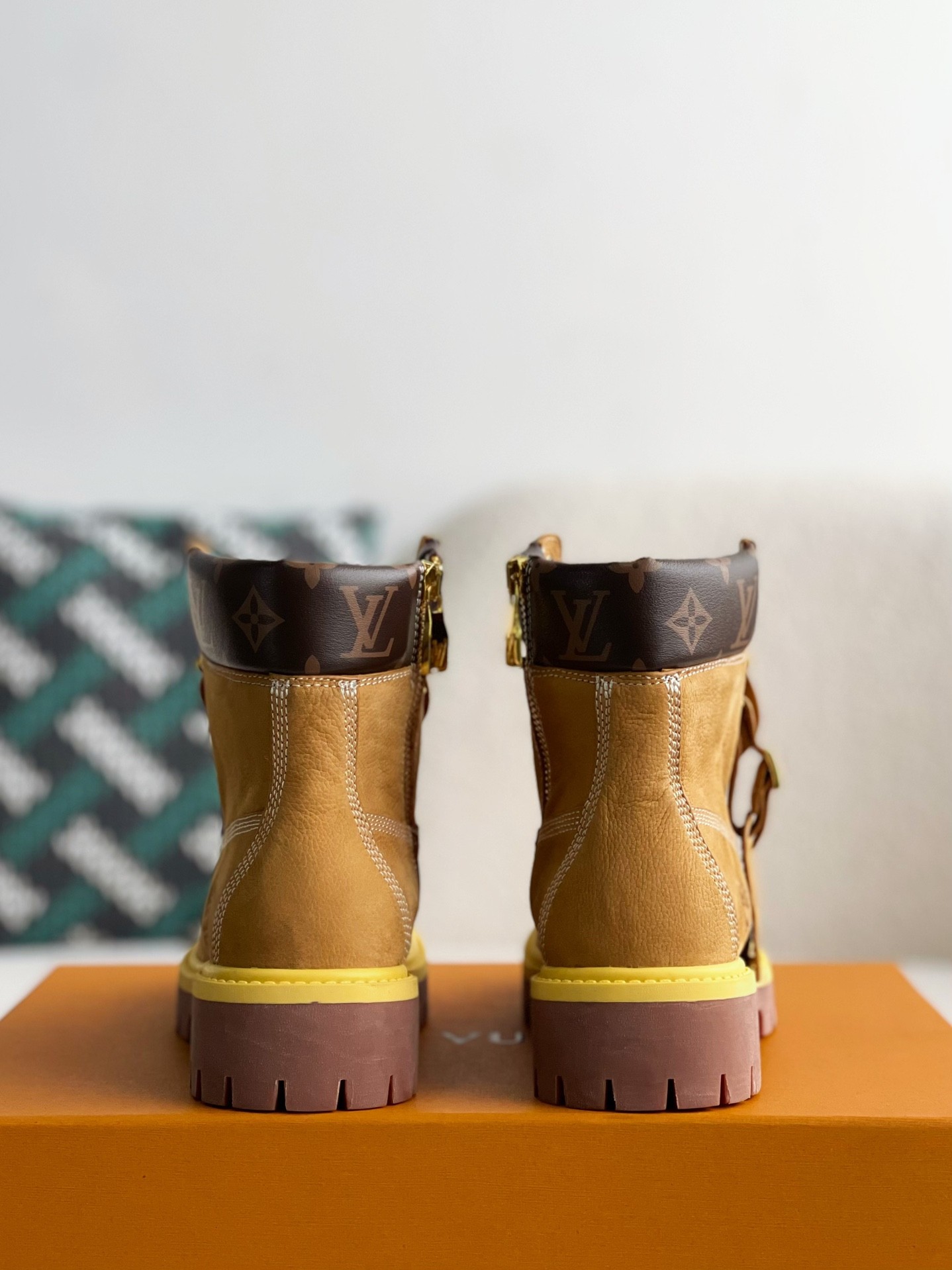 「#2425」louis vuitton & timberland Martin boots - Image 3