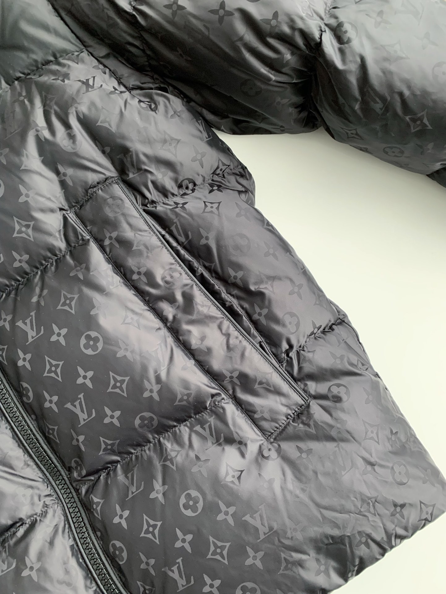 「#2480」Louis Vuitton logo labeled down jacket - Image 4