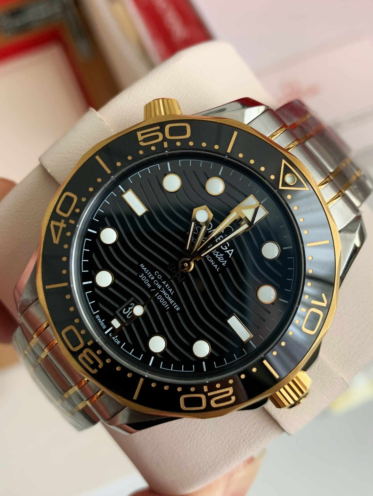 「#2484」Omega Seahorse Series 300-meter dive wristwatch,43.5mm - Image 3