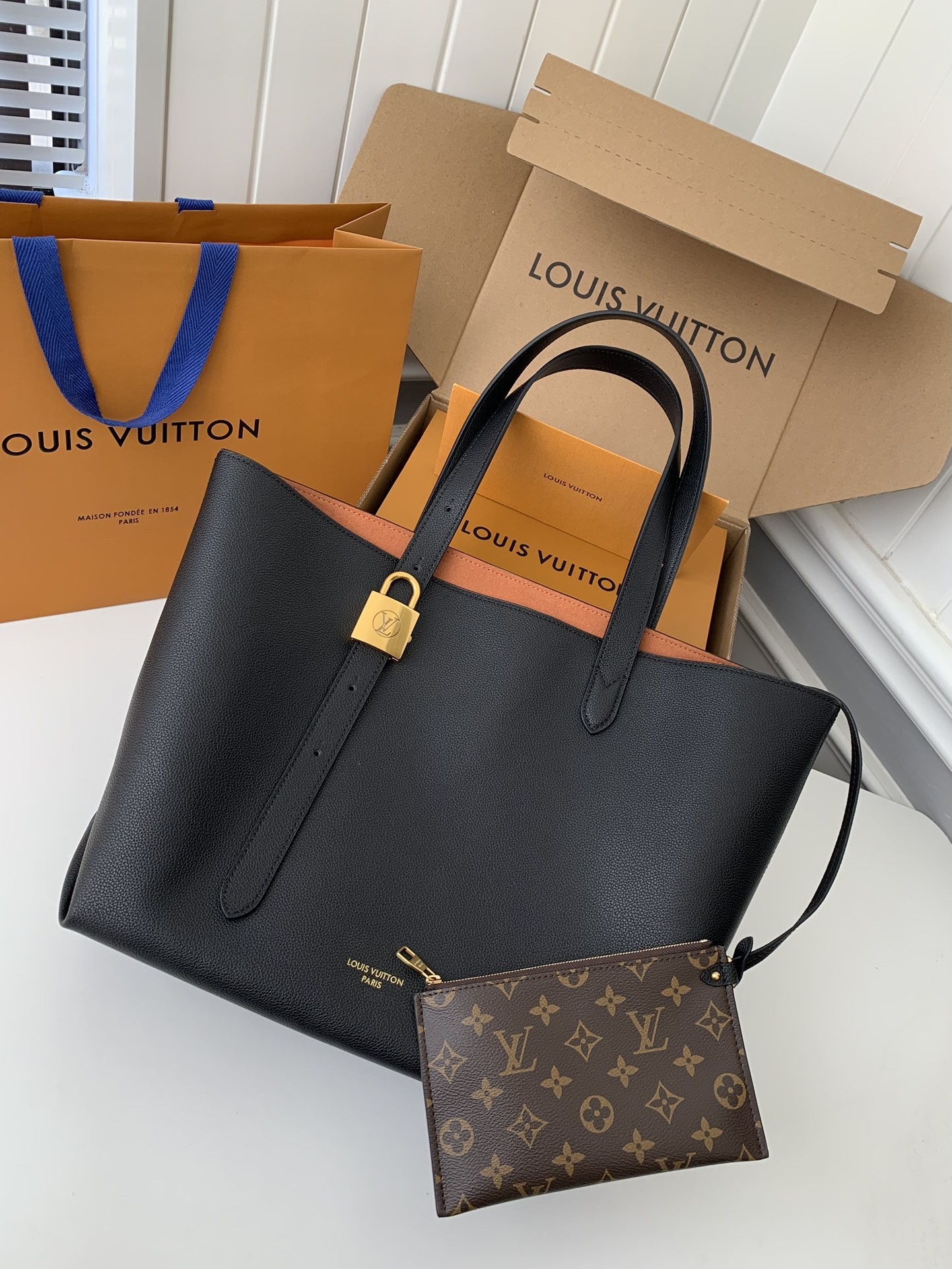 「#2502」Louis Vuitton Low Key Cabas Mid -number Handbag M25343 Size: 30*14*47cm - Image 2