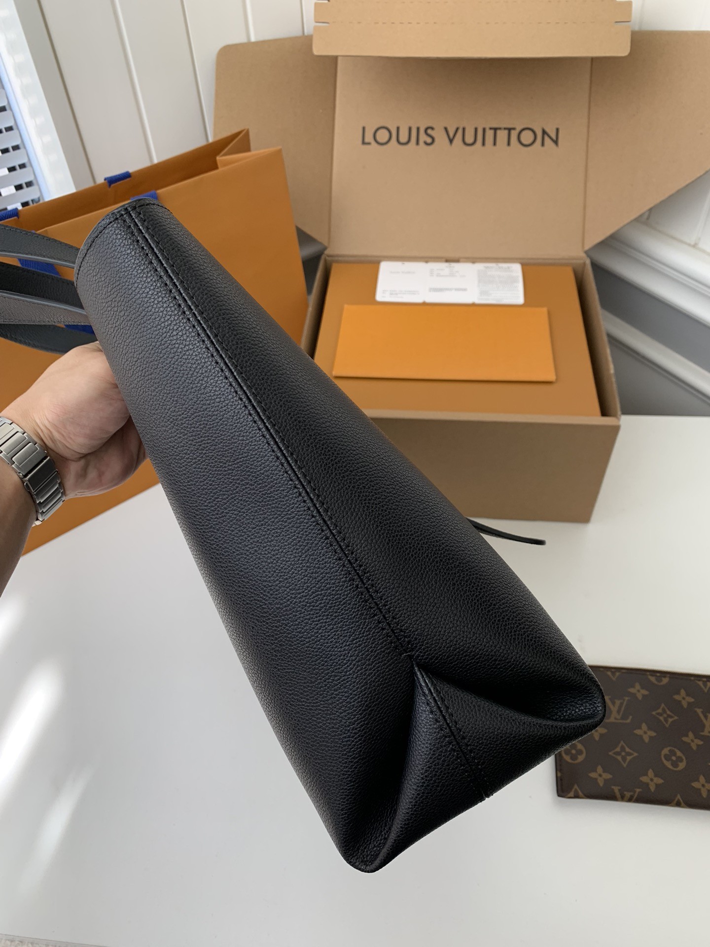 「#2502」Louis Vuitton Low Key Cabas Mid -number Handbag M25343 Size: 30*14*47cm - Image 6