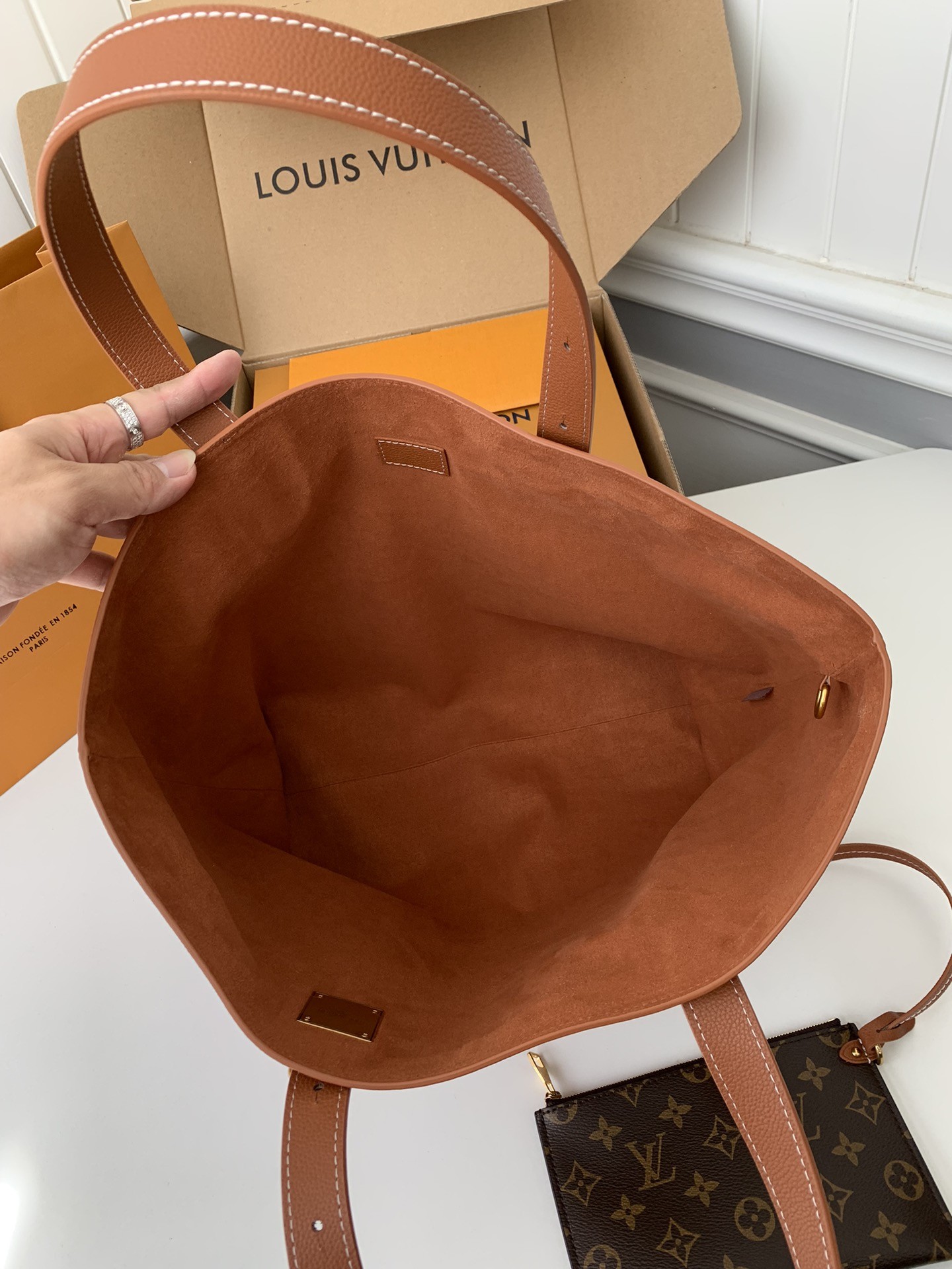 「#2503」Louis Vuitton Low Key Cabas Mid -number Handbag M25343 Size: 30*14*47cm - Image 9