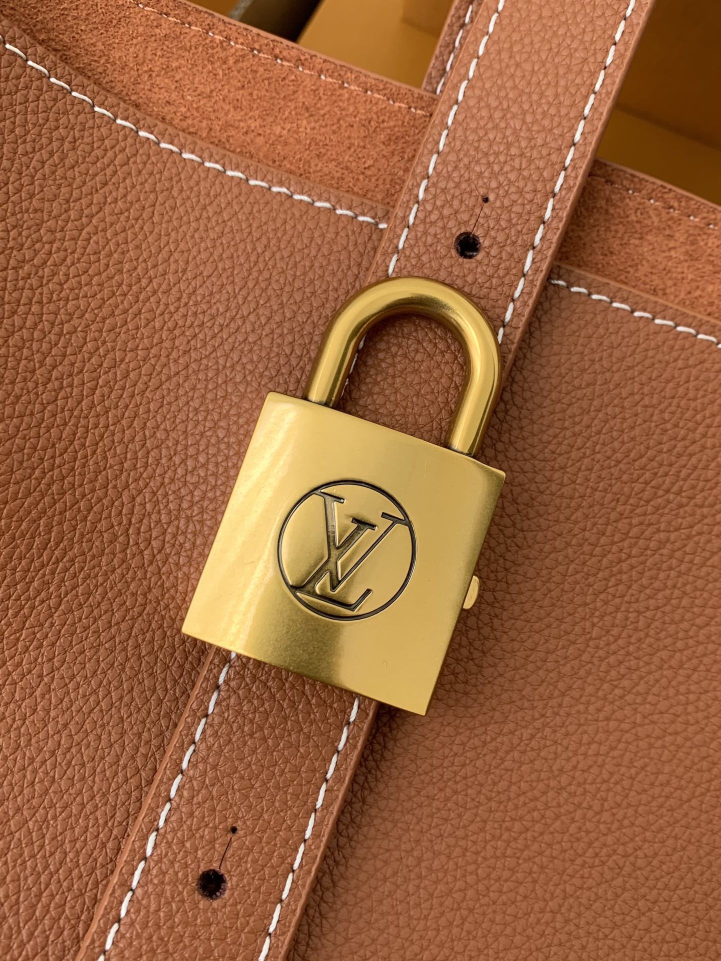 「#2503」Louis Vuitton Low Key Cabas Mid -number Handbag M25343 Size: 30*14*47cm - Image 3