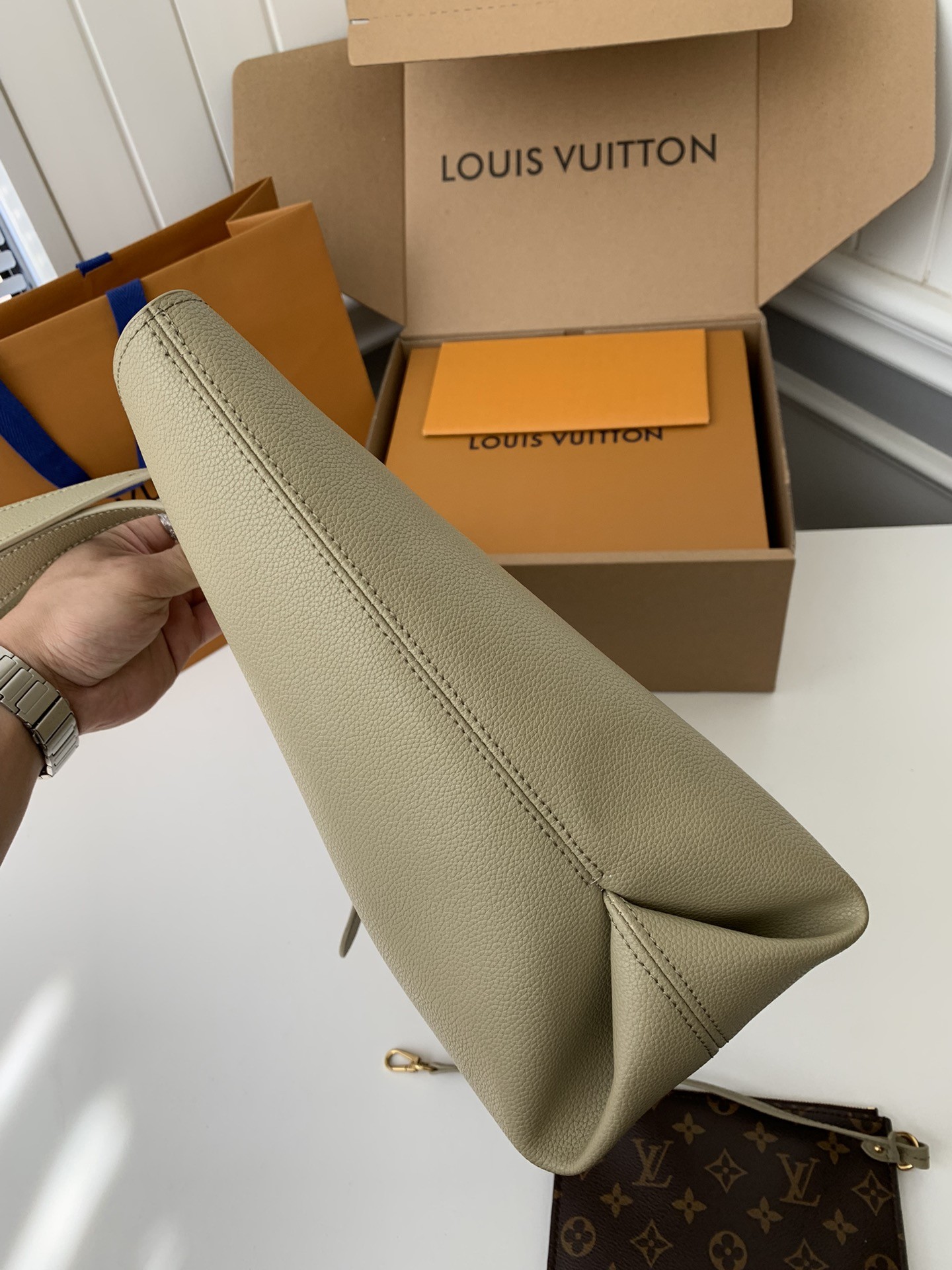 「#2504」Louis Vuitton Low Key Cabas Mid -number Handbag M25343 Size: 30*14*47cm - Image 7