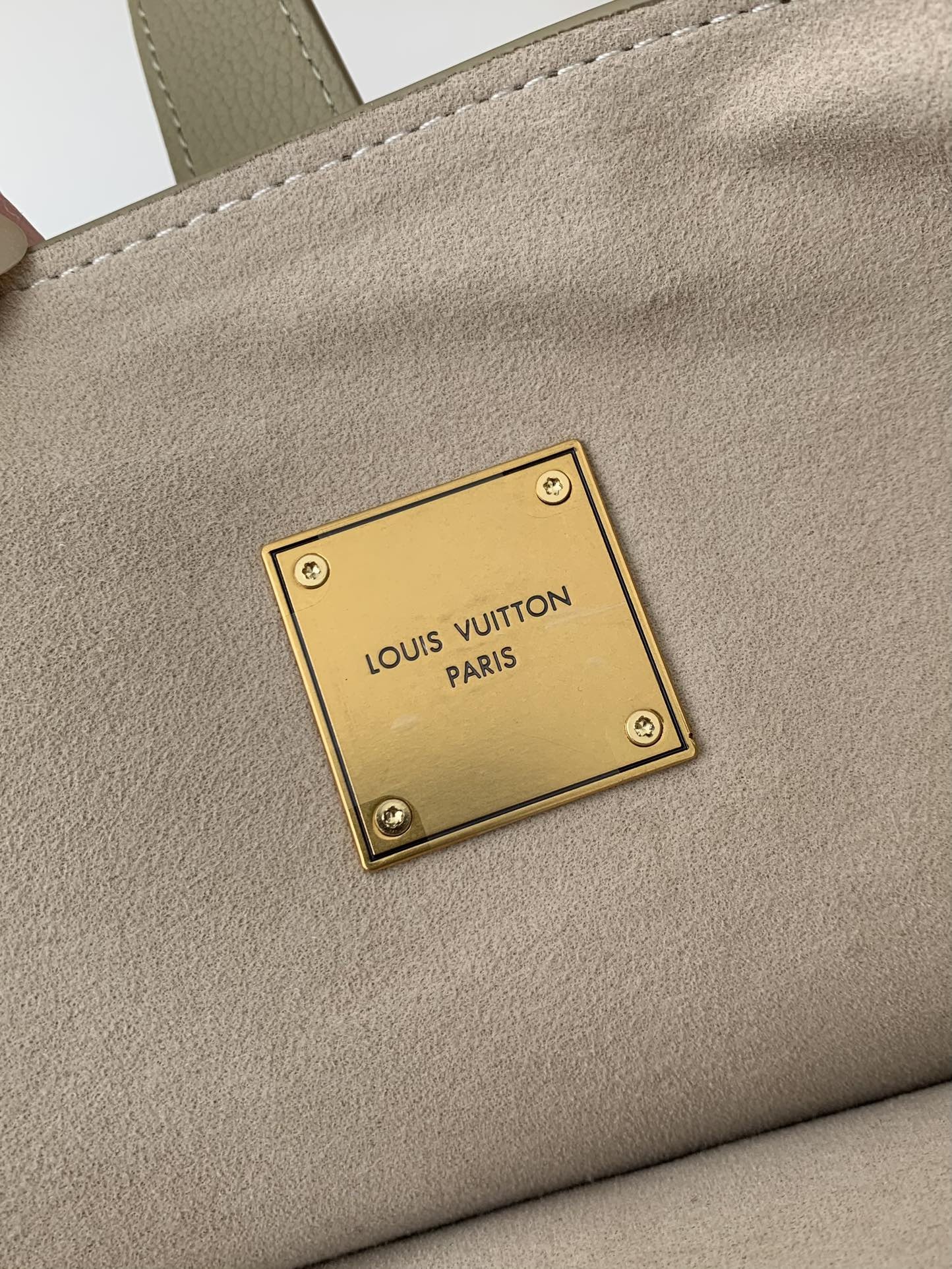 「#2504」Louis Vuitton Low Key Cabas Mid -number Handbag M25343 Size: 30*14*47cm - Image 10