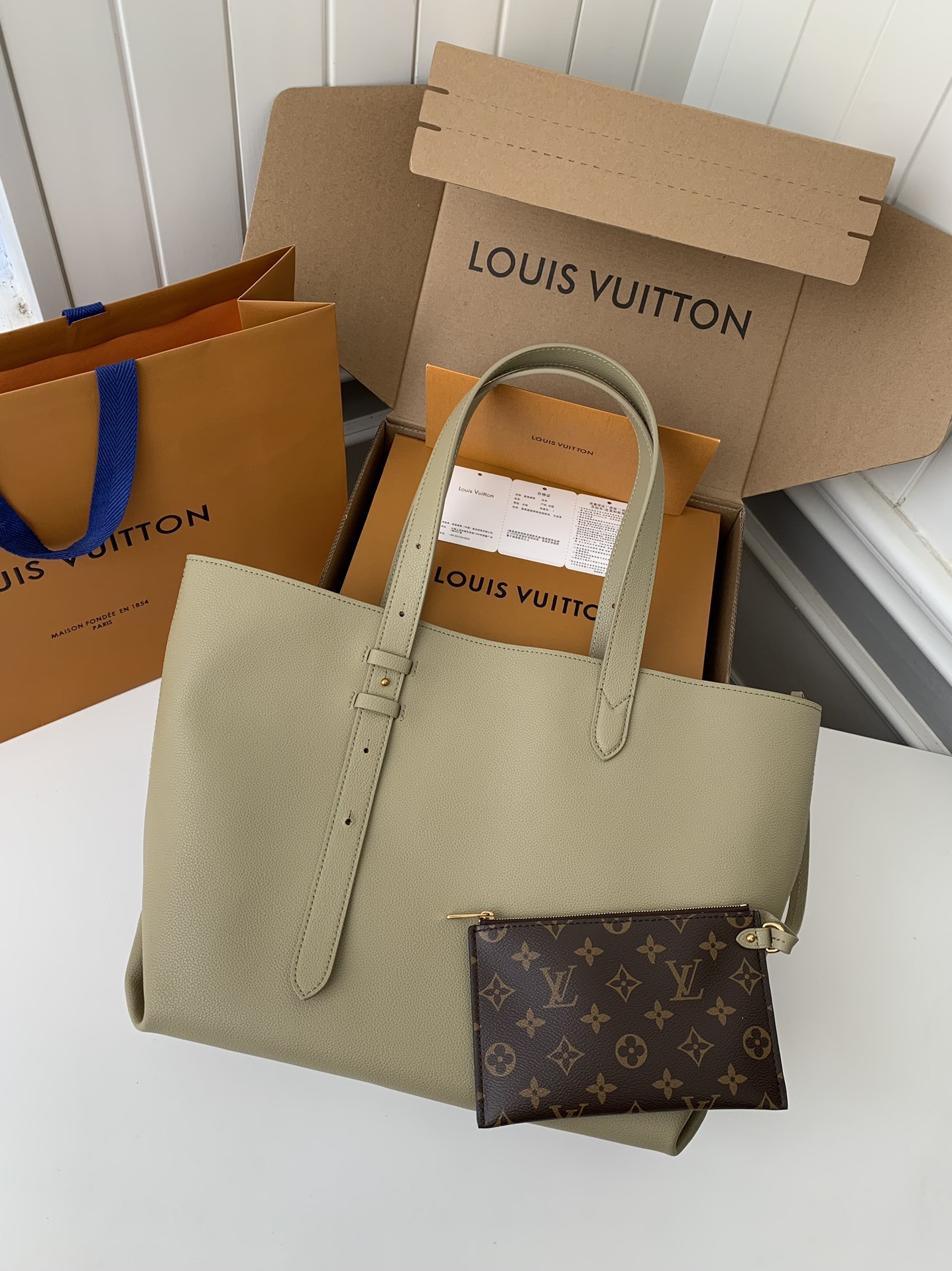 「#2504」Louis Vuitton Low Key Cabas Mid -number Handbag M25343 Size: 30*14*47cm - Image 6